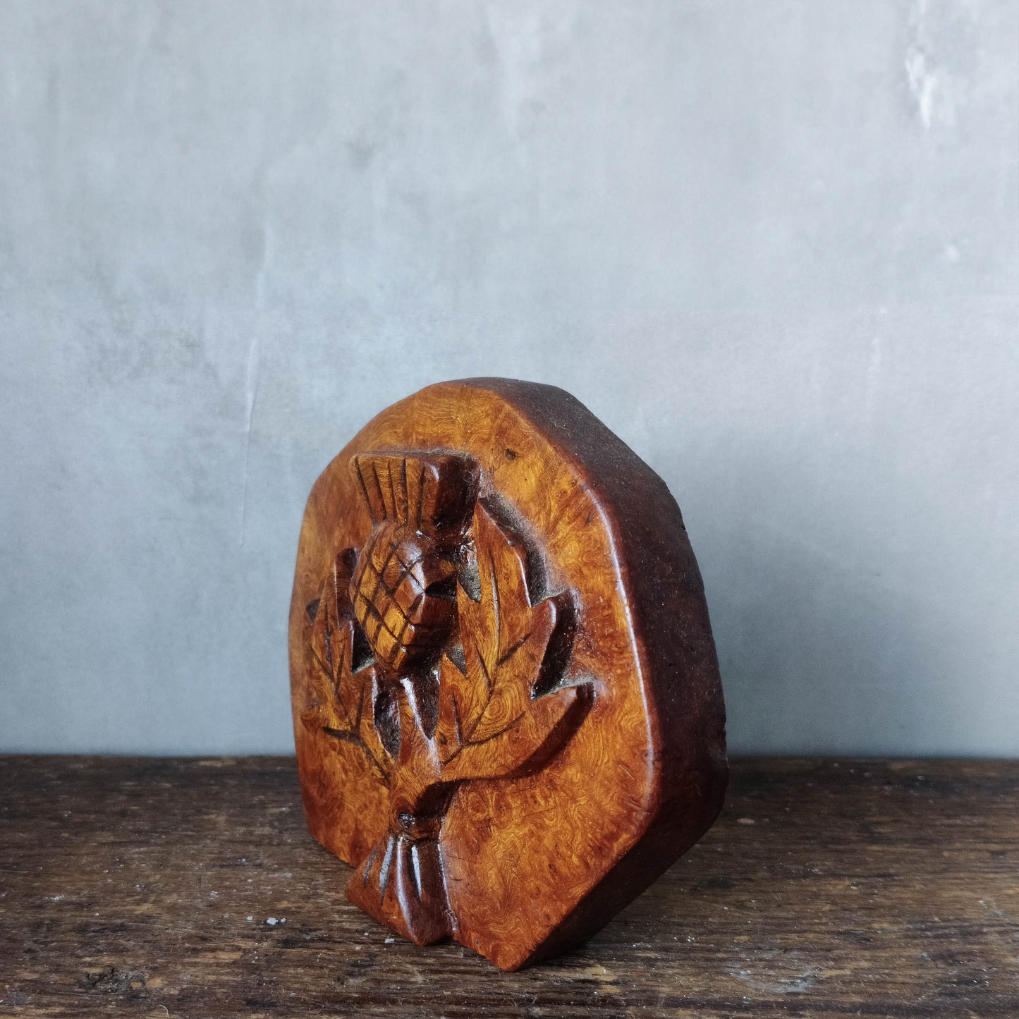 Vtg burr oak wood carving treen Scottish thistle plaque sculptural object relief