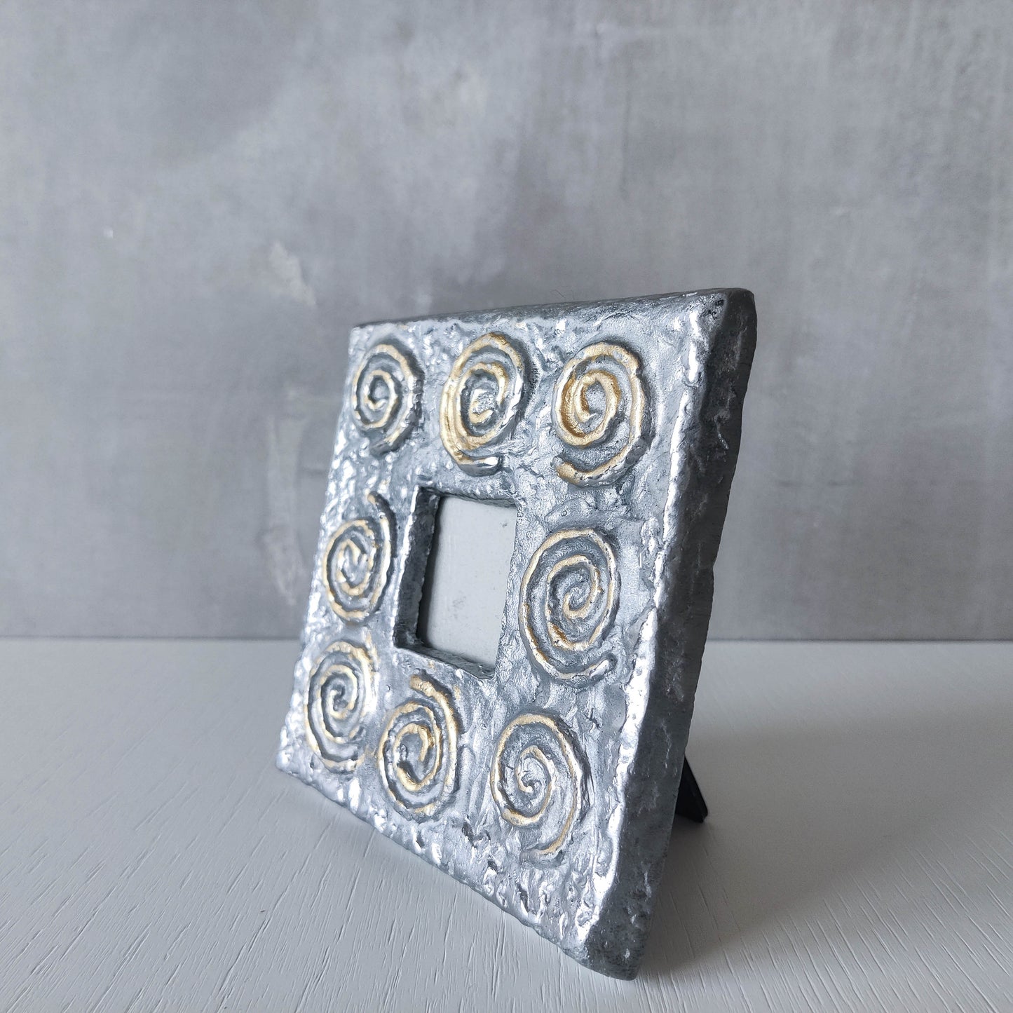 Vintage 1990s chunky sculptural textured spiral embossed metal photo frame