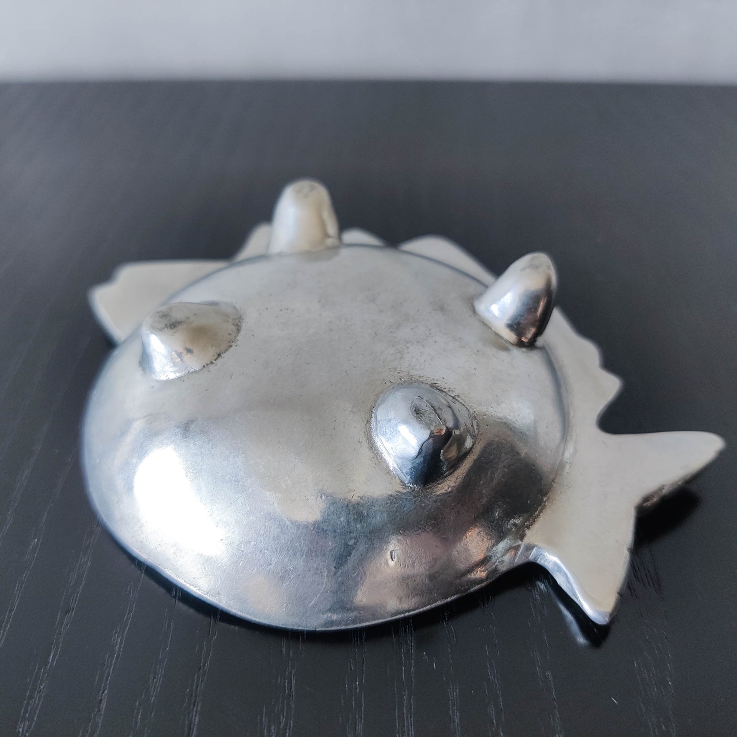 Vintage 1990s cast aluminium silver fish shaped vide poche dish catchall footed