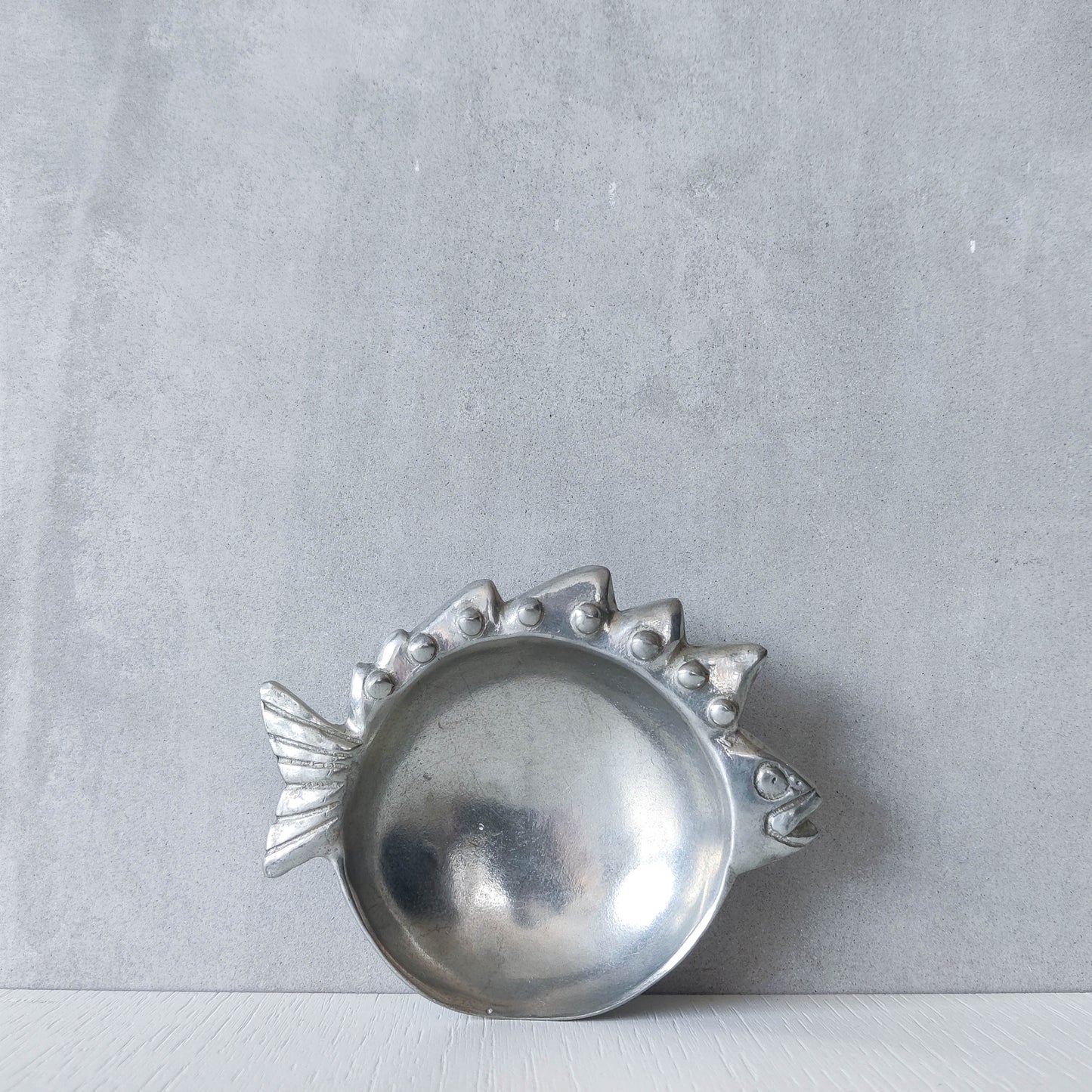Vintage 1990s cast aluminium silver fish shaped vide poche dish catchall footed