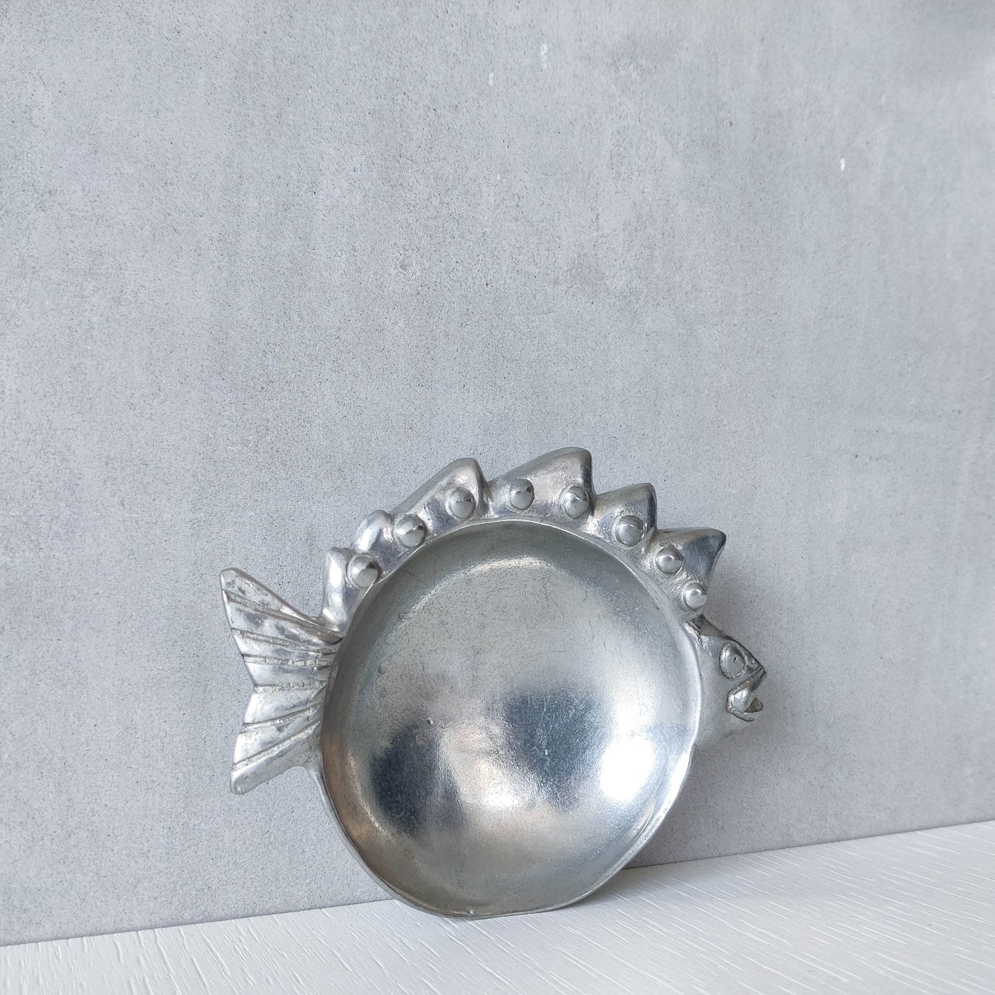 Vintage 1990s cast aluminium silver fish shaped vide poche dish catchall footed