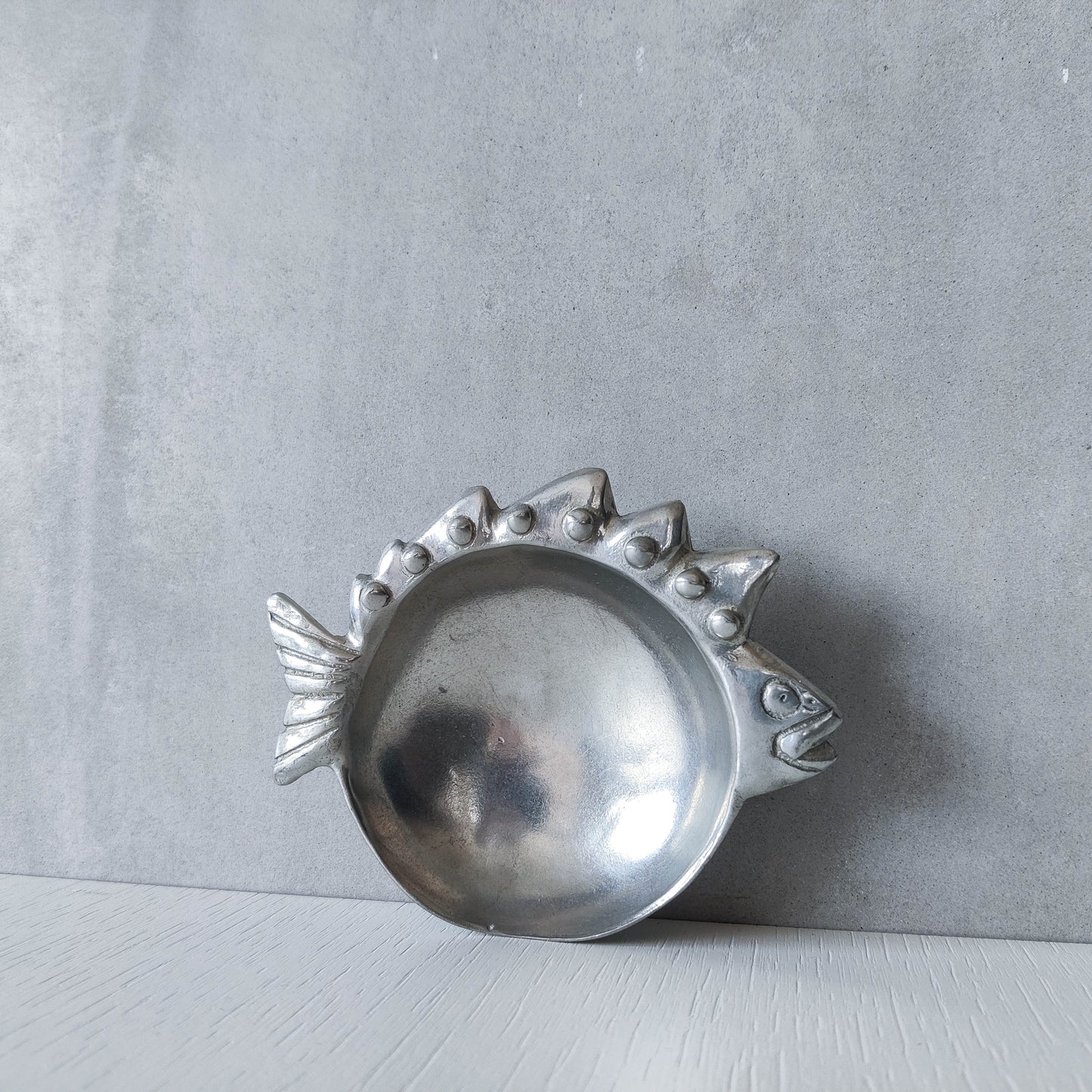 Vintage 1990s cast aluminium silver fish shaped vide poche dish catchall footed