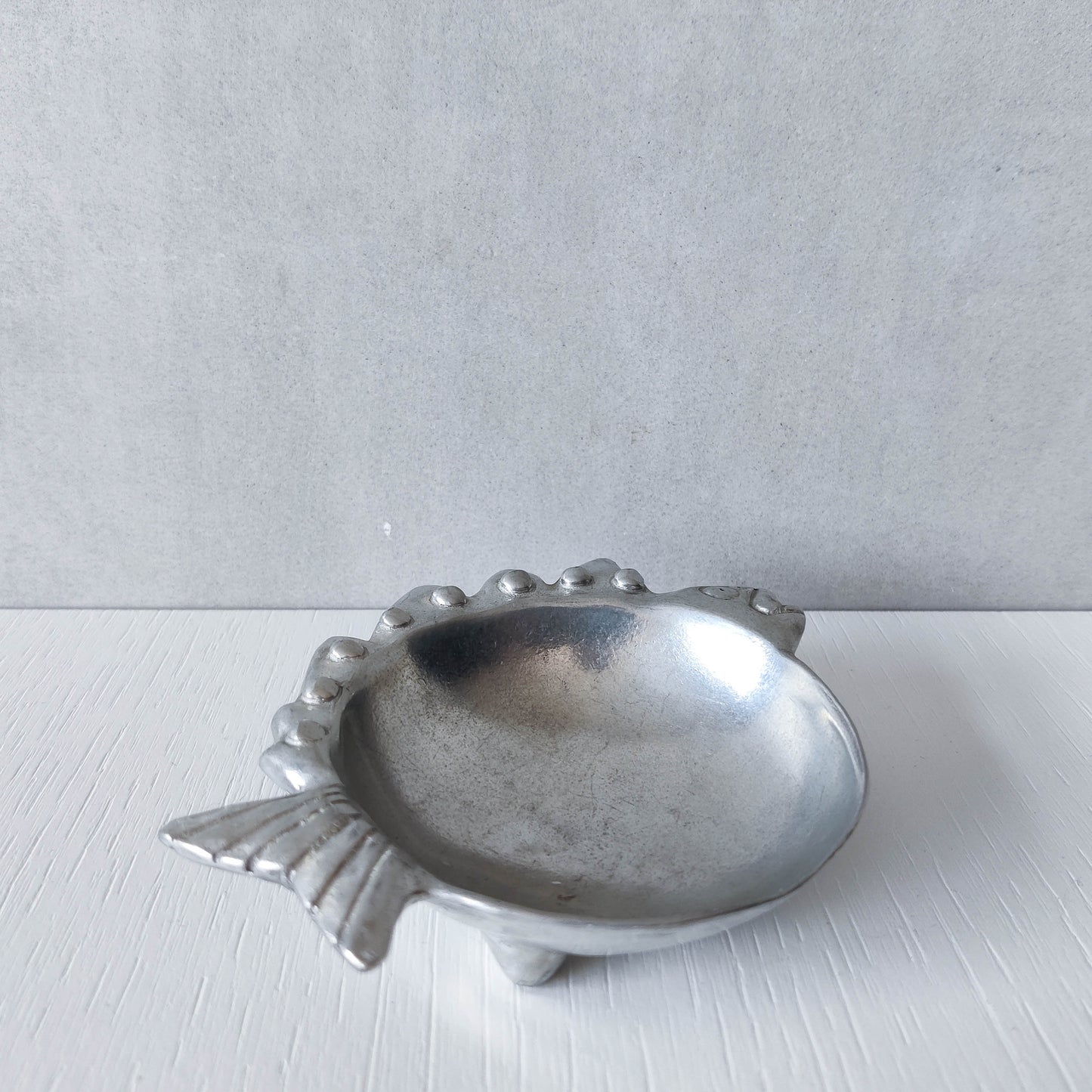 Vintage 1990s cast aluminium silver fish shaped vide poche dish catchall footed