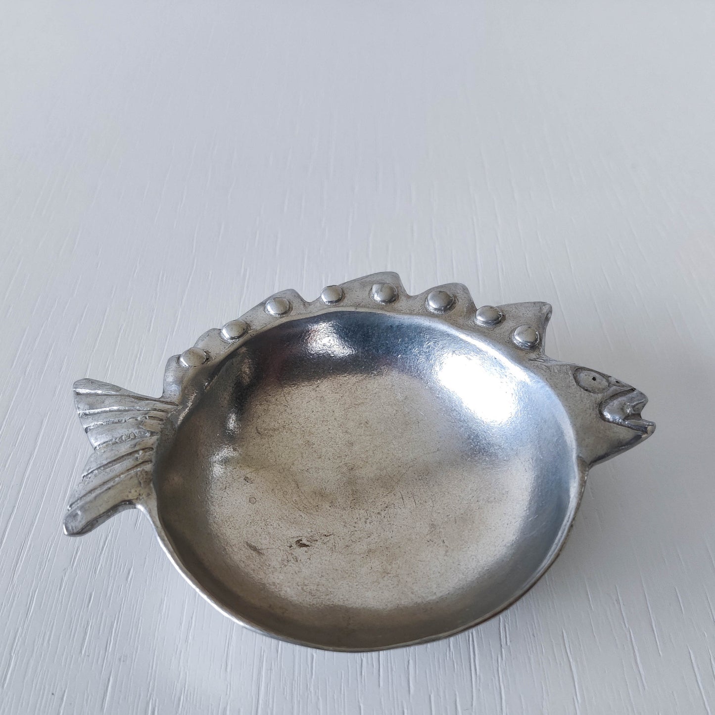 Vintage 1990s cast aluminium silver fish shaped vide poche dish catchall footed