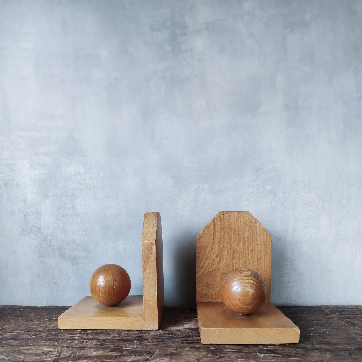 Pair of vintage beech wood ball sphere finial Art Deco bookends
