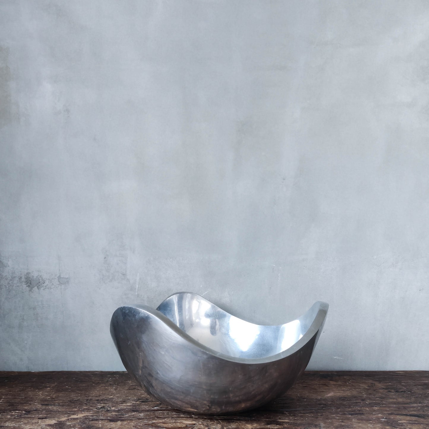 Vintage 90s modernist form heavy cast aluminium wavy sculptural bowl