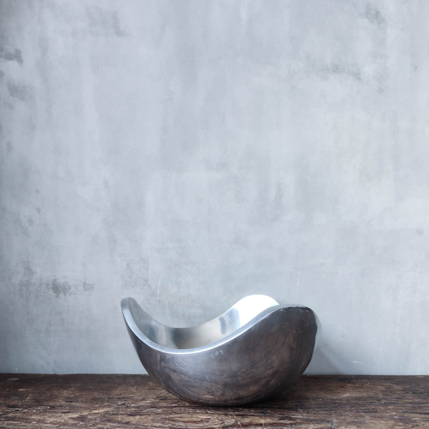 Vintage 90s modernist form heavy cast aluminium wavy sculptural bowl