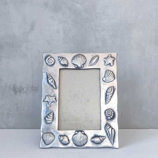 Vintage 1990s cast pewter or aluminium shells seashells photo frame relief