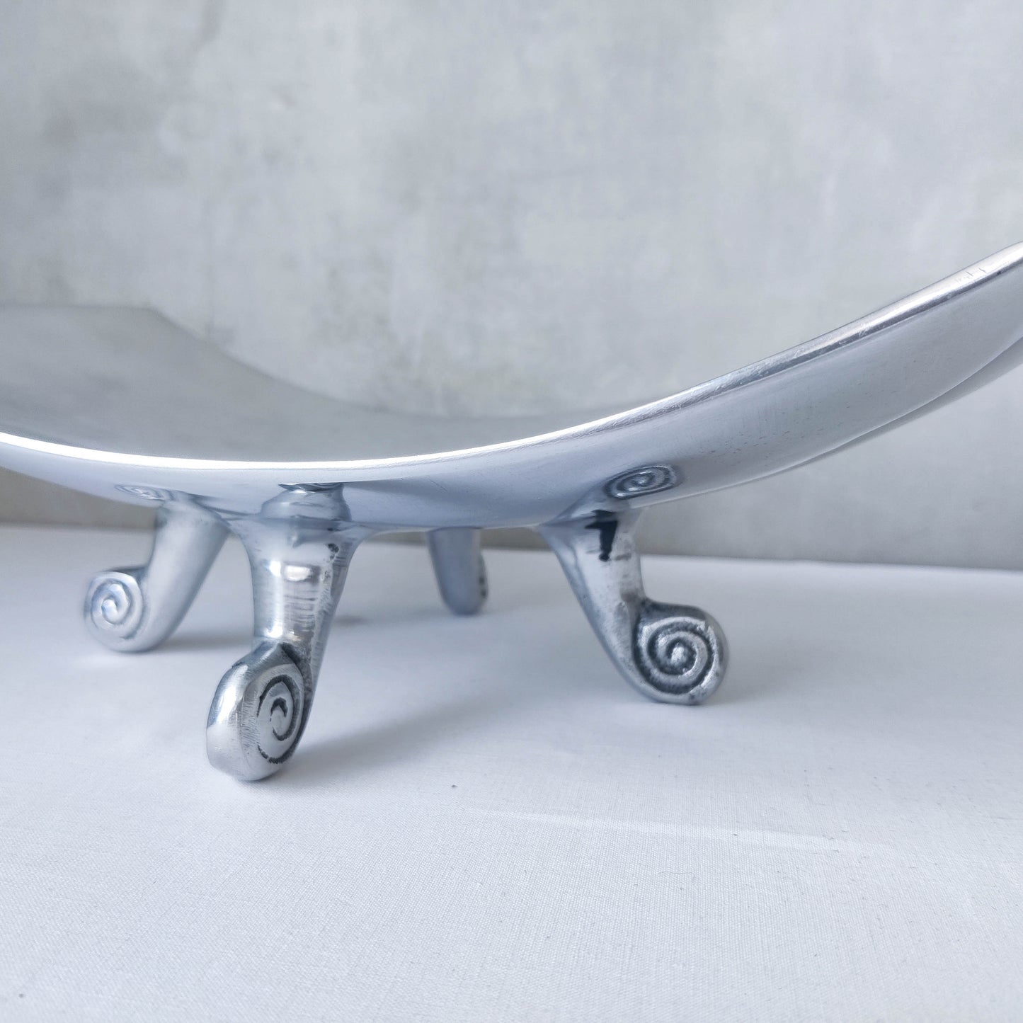 Vintage cast aluminium silver fruit bowl footed centerpiece with spiral feet