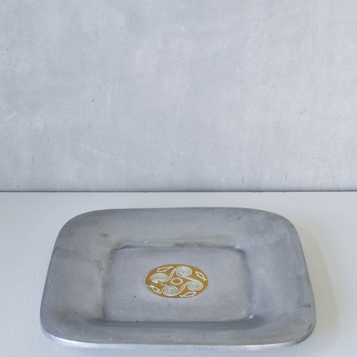 Vintage 1990s cast aluminium plate dish vide poche inlaid brass sun and fish motif