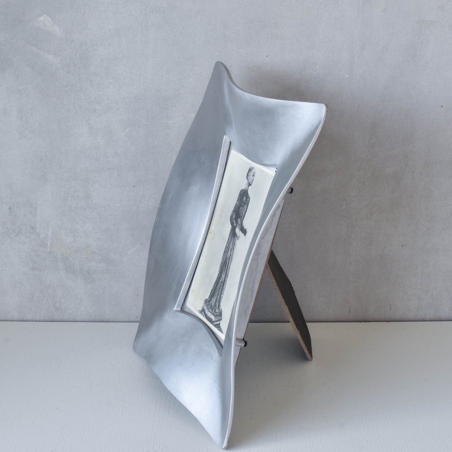 Vintage 1999 Havla Ikea cast metal wavy postmodern style photo picture frame