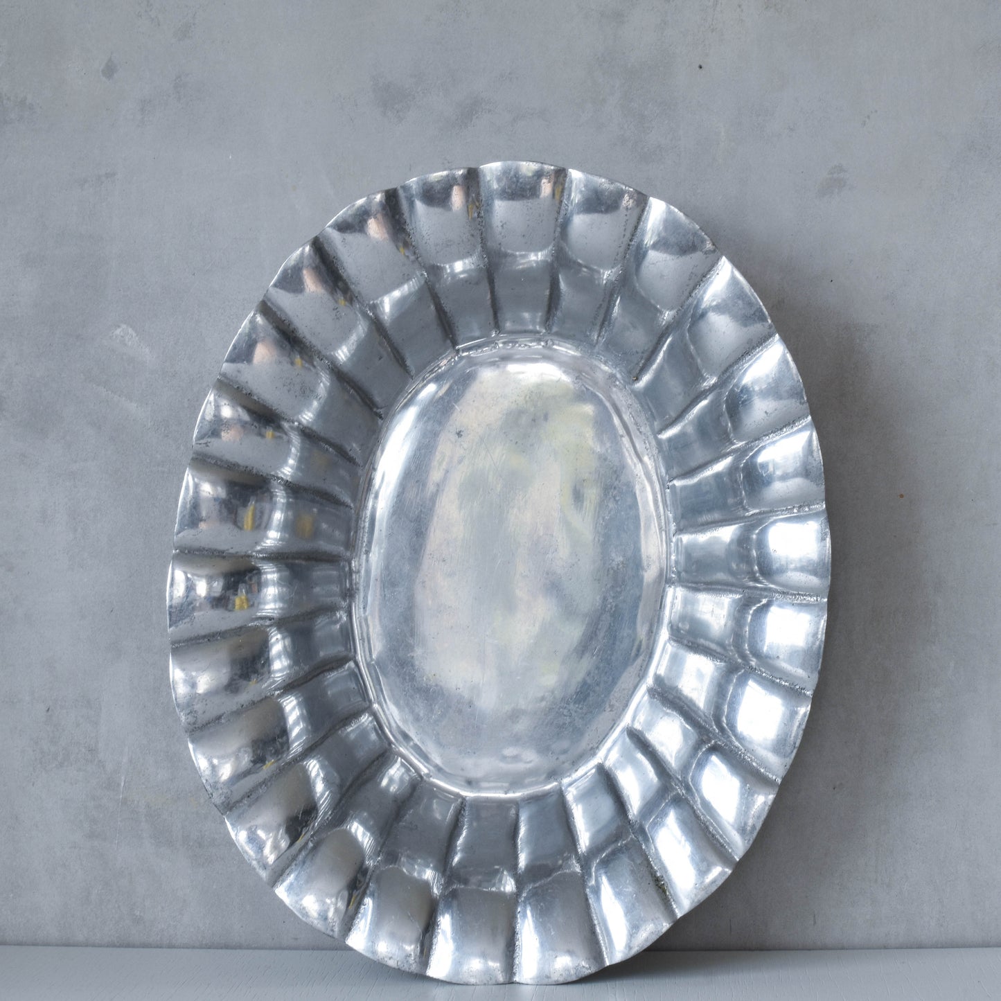 Vintage hand cast aluminium sculptural serving fruit bowl centrepiece scalloped