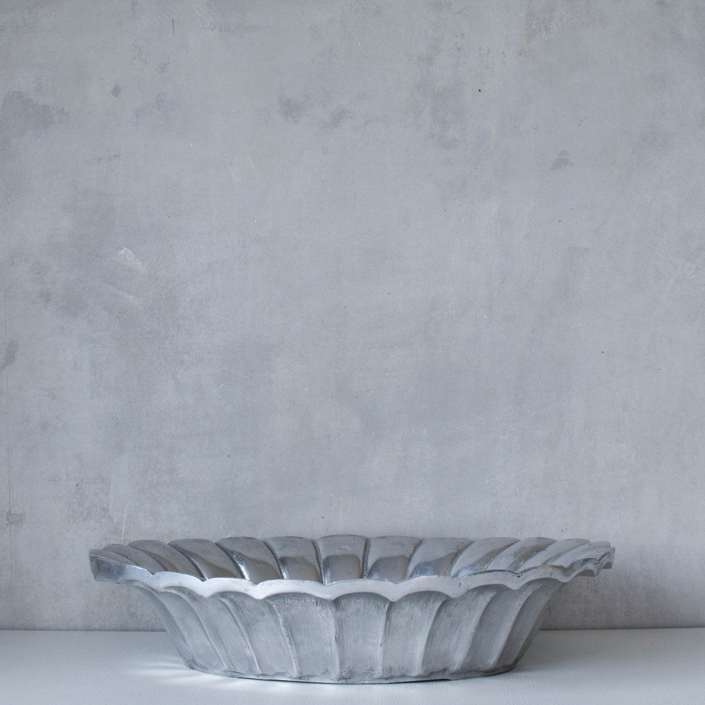 Vintage hand cast aluminium sculptural serving fruit bowl centrepiece scalloped