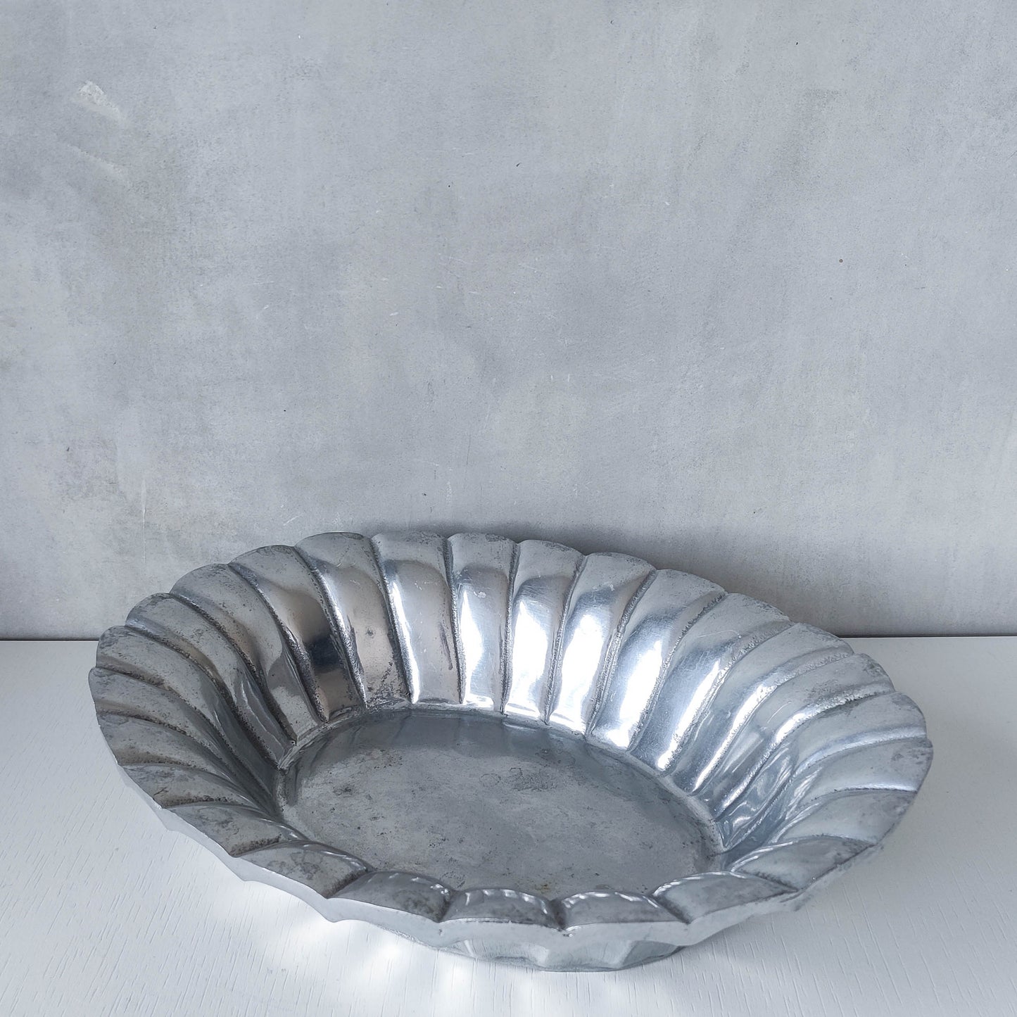 Vintage hand cast aluminium sculptural serving fruit bowl centrepiece scalloped