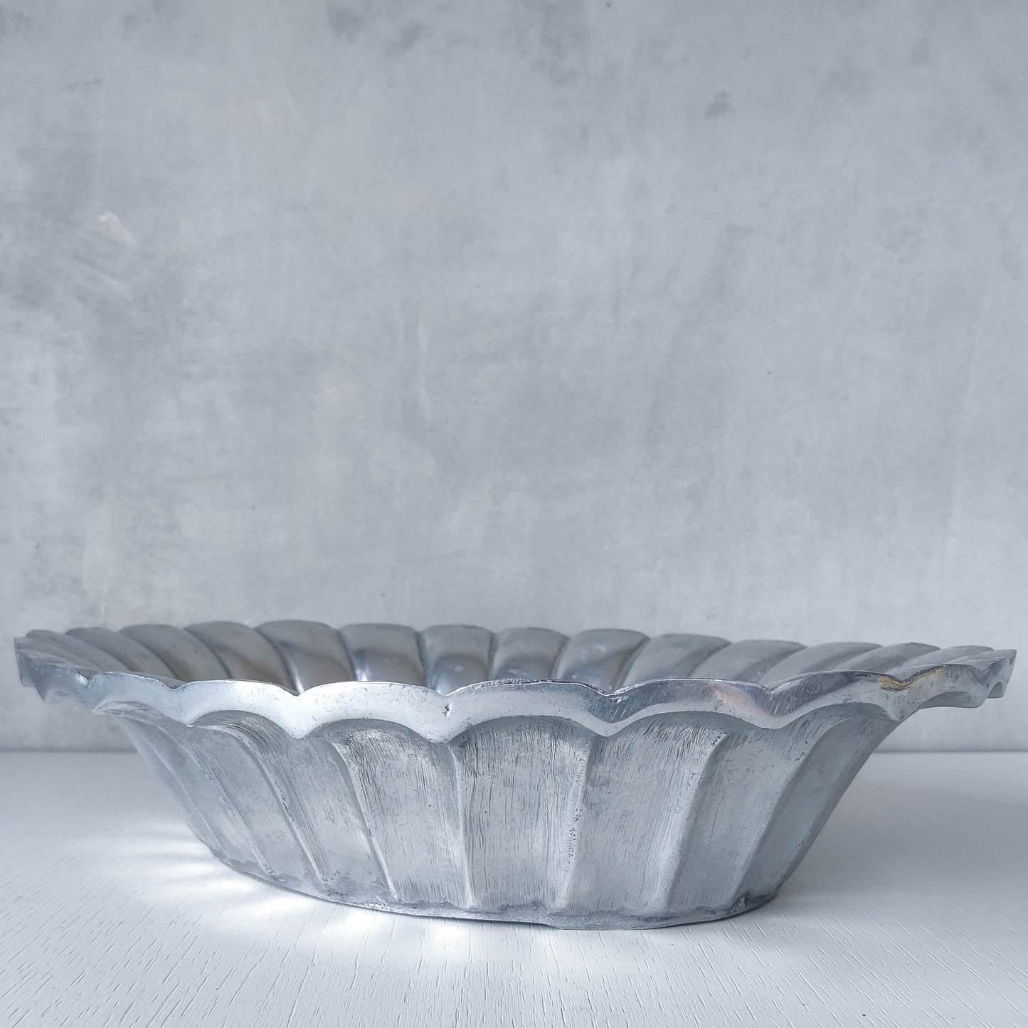 Vintage hand cast aluminium sculptural serving fruit bowl centrepiece scalloped