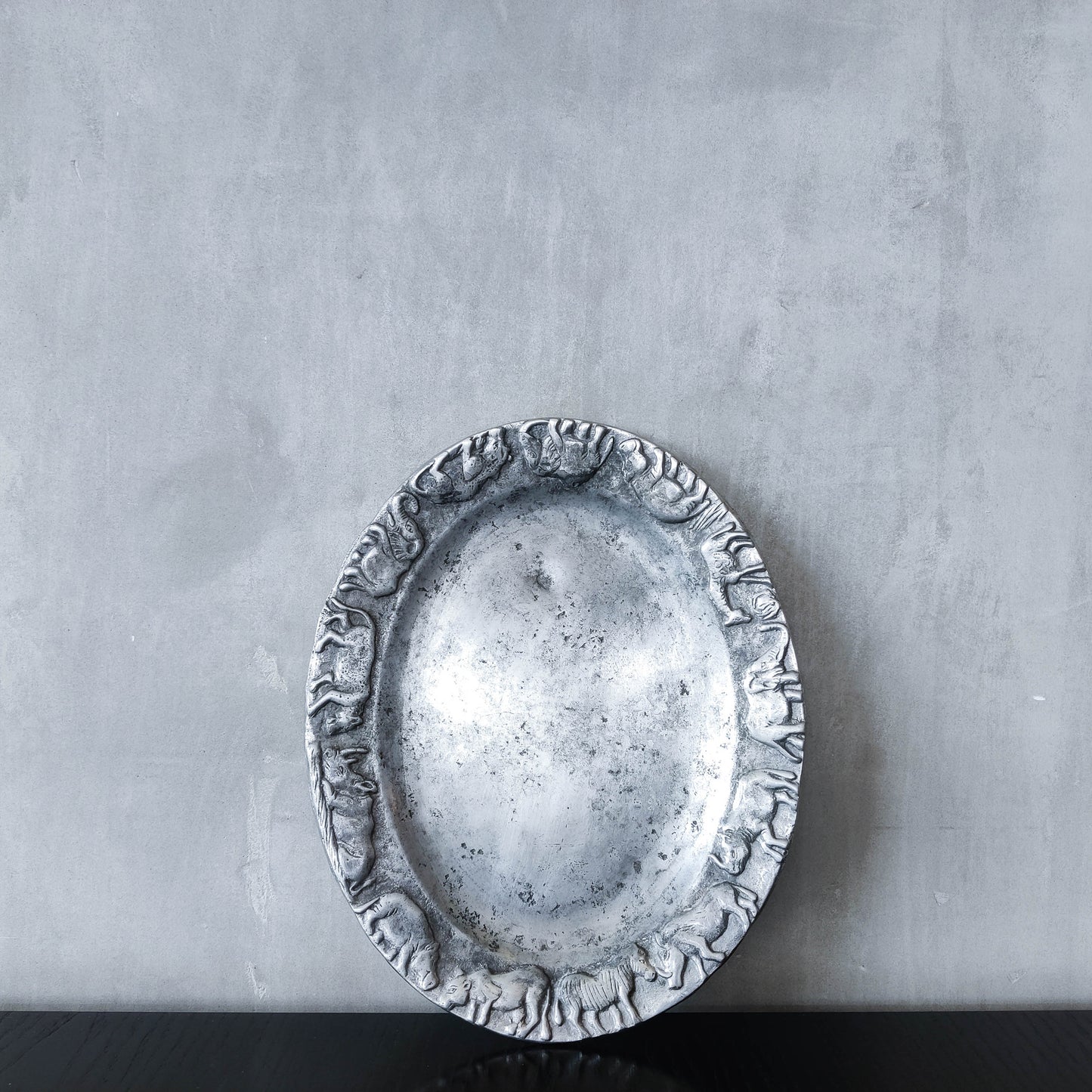 Vintage heavy cast aluminium animal serving dish platter display still life prop