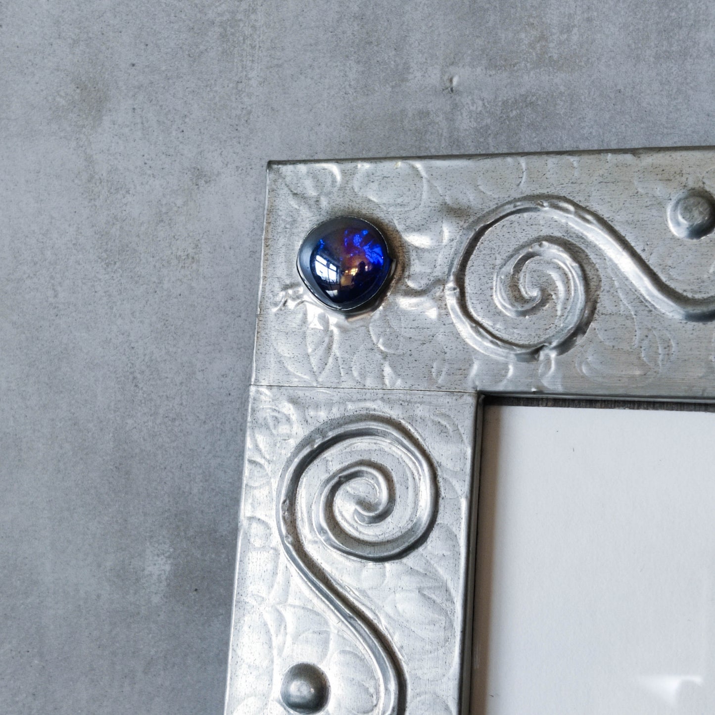 Vintage 1990s artist Sasha Bowles pewter swirl picture photo frame Heals Liberty