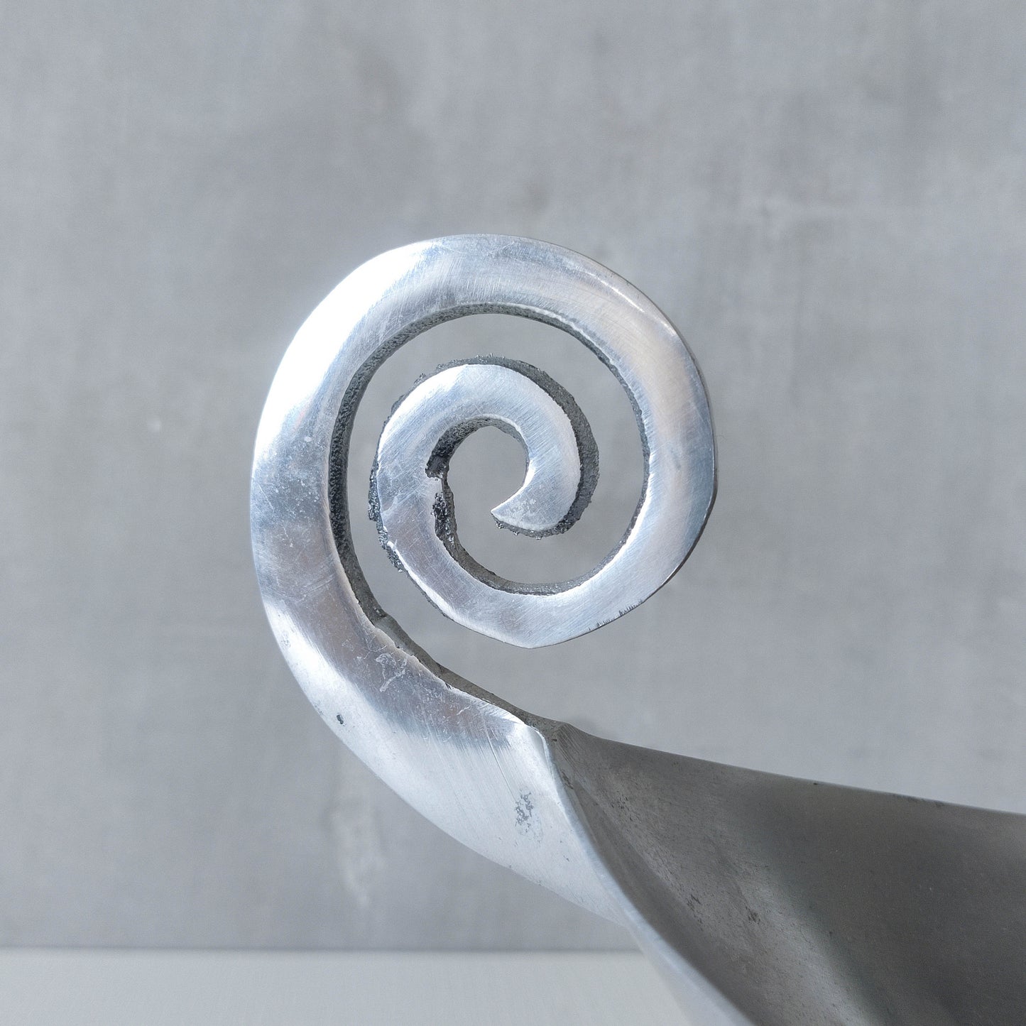 Vintage 90s cast aluminium spiral handled fruit bowl dish centrepiece silver