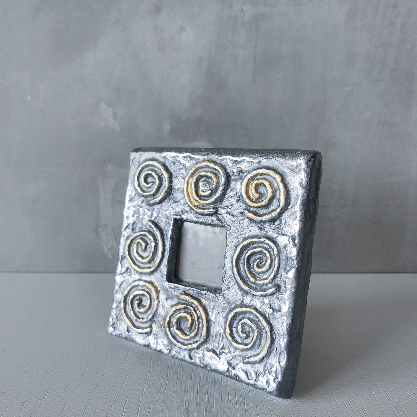 Vintage 1990s chunky sculptural textured spiral embossed metal photo frame