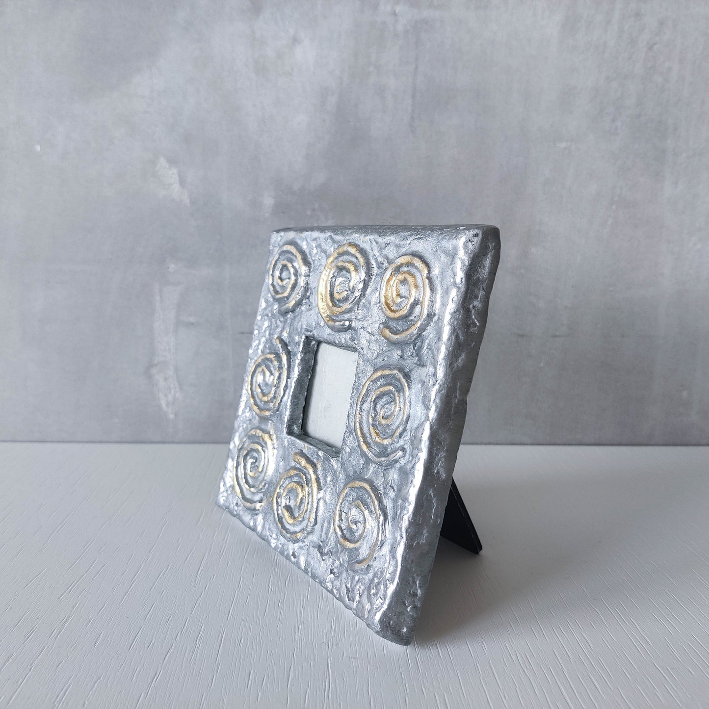 Vintage 1990s chunky sculptural textured spiral embossed metal photo frame