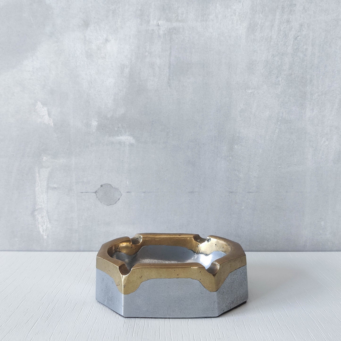 Vintage 70s/80s David Marshall Disenos brutalist cast aluminium brass ashtray