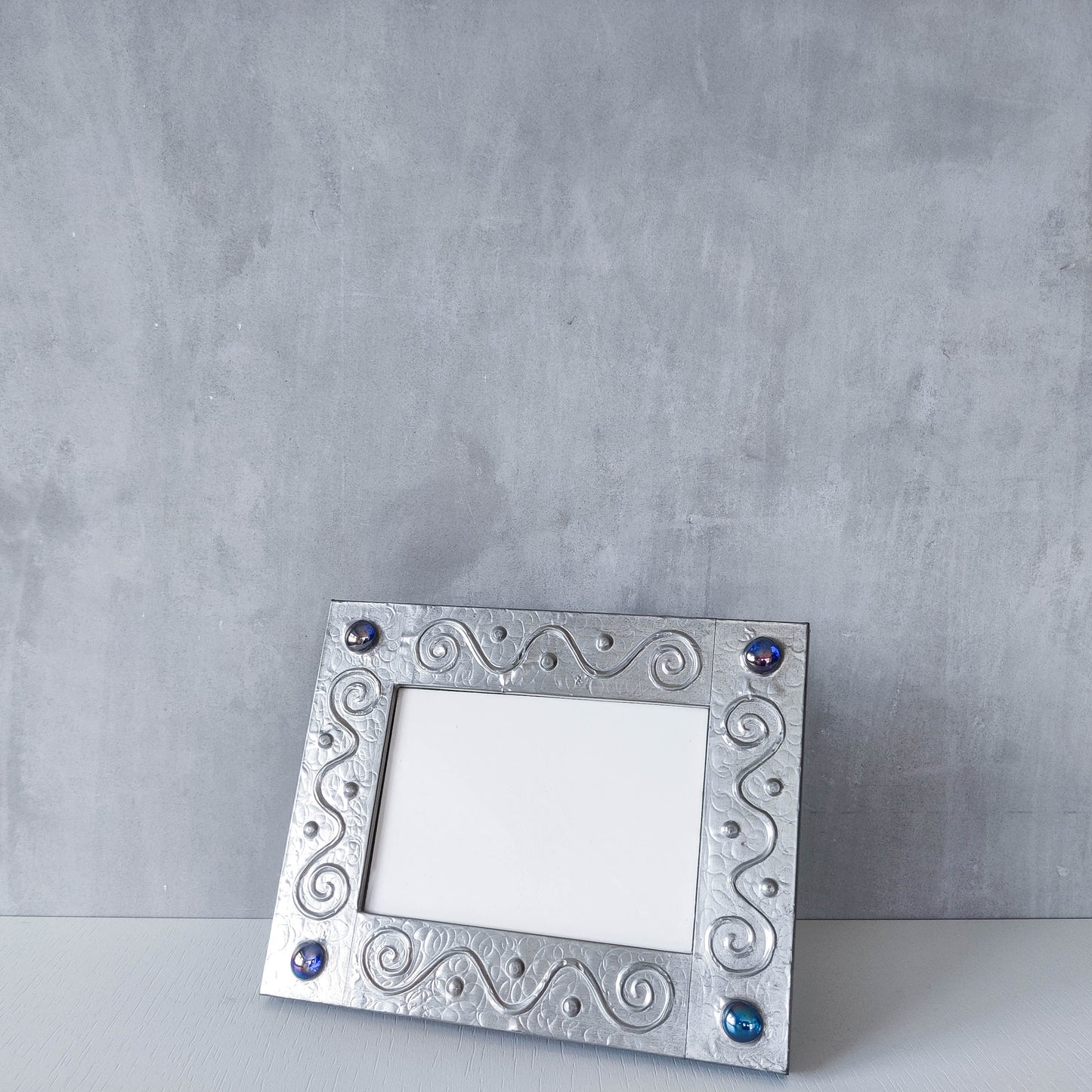 Vintage 1990s artist Sasha Bowles pewter swirl picture photo frame Heals Liberty