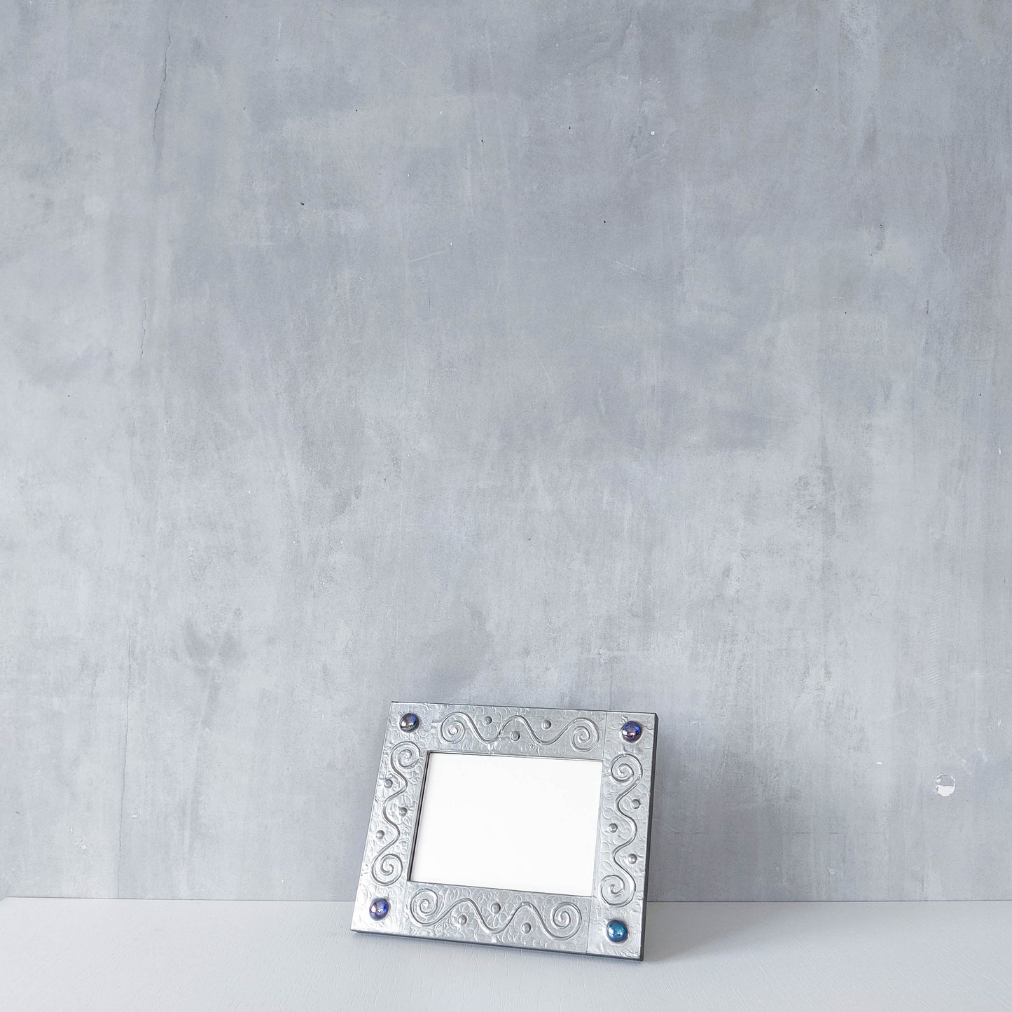 Vintage 1990s artist Sasha Bowles pewter swirl picture photo frame Heals Liberty