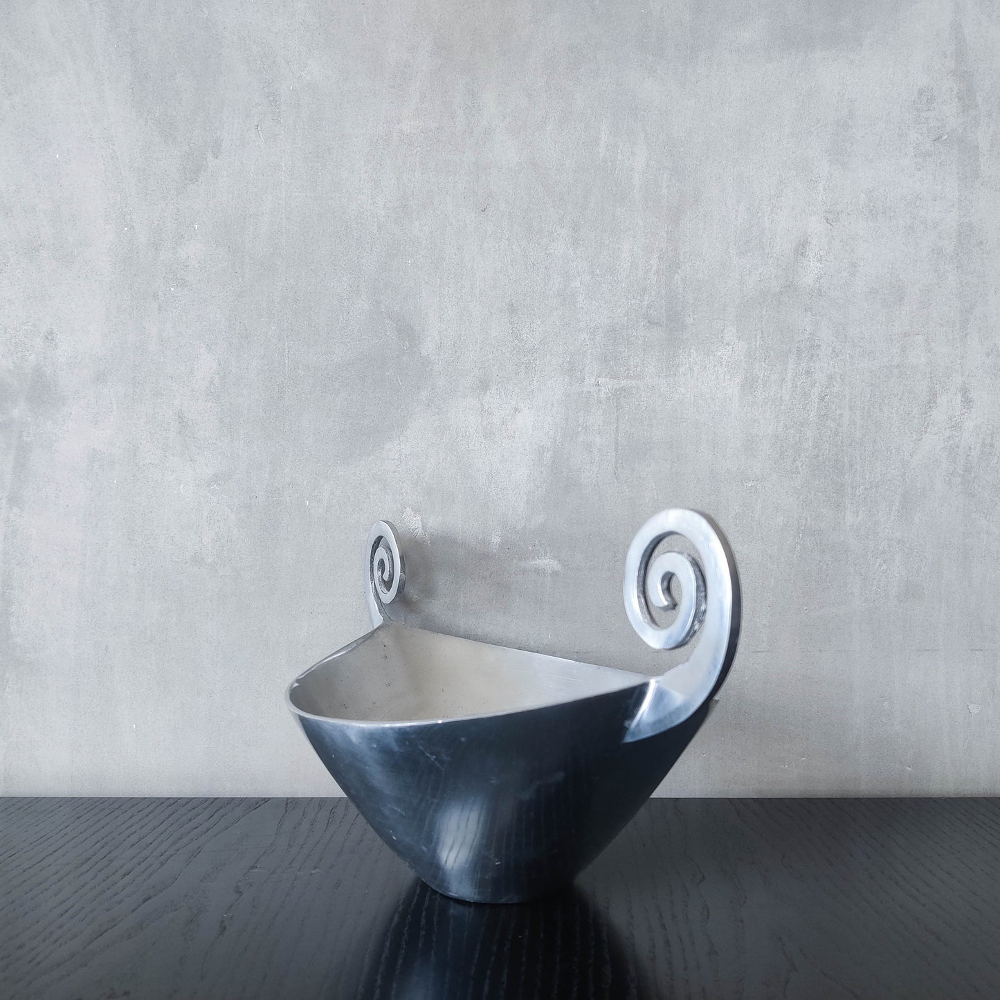 Vintage 90s cast aluminium spiral handled fruit bowl dish centrepiece silver