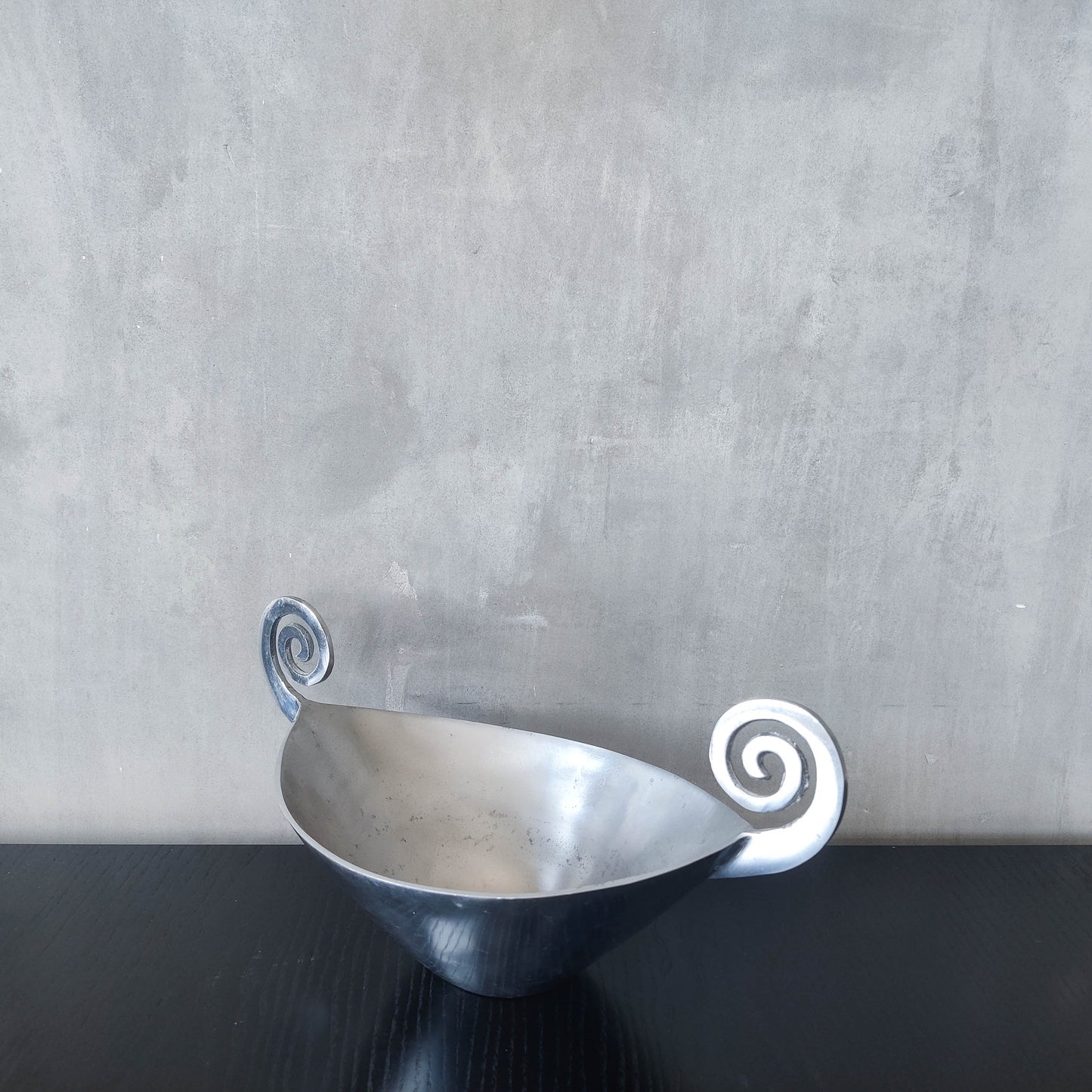 Vintage 90s cast aluminium spiral handled fruit bowl dish centrepiece silver