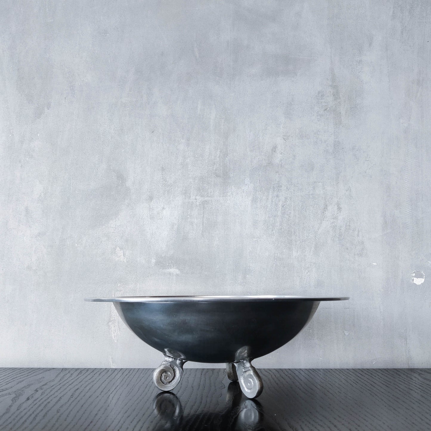 Vintage cast aluminium silver fruit bowl centerpiece with spiral feet footed