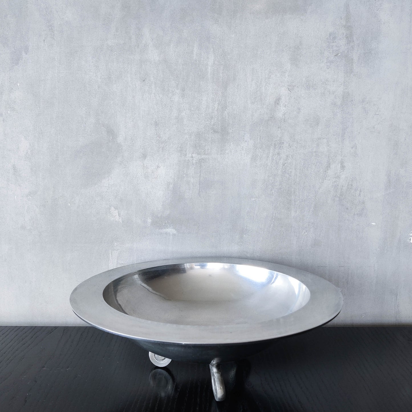 Vintage cast aluminium silver fruit bowl centerpiece with spiral feet footed