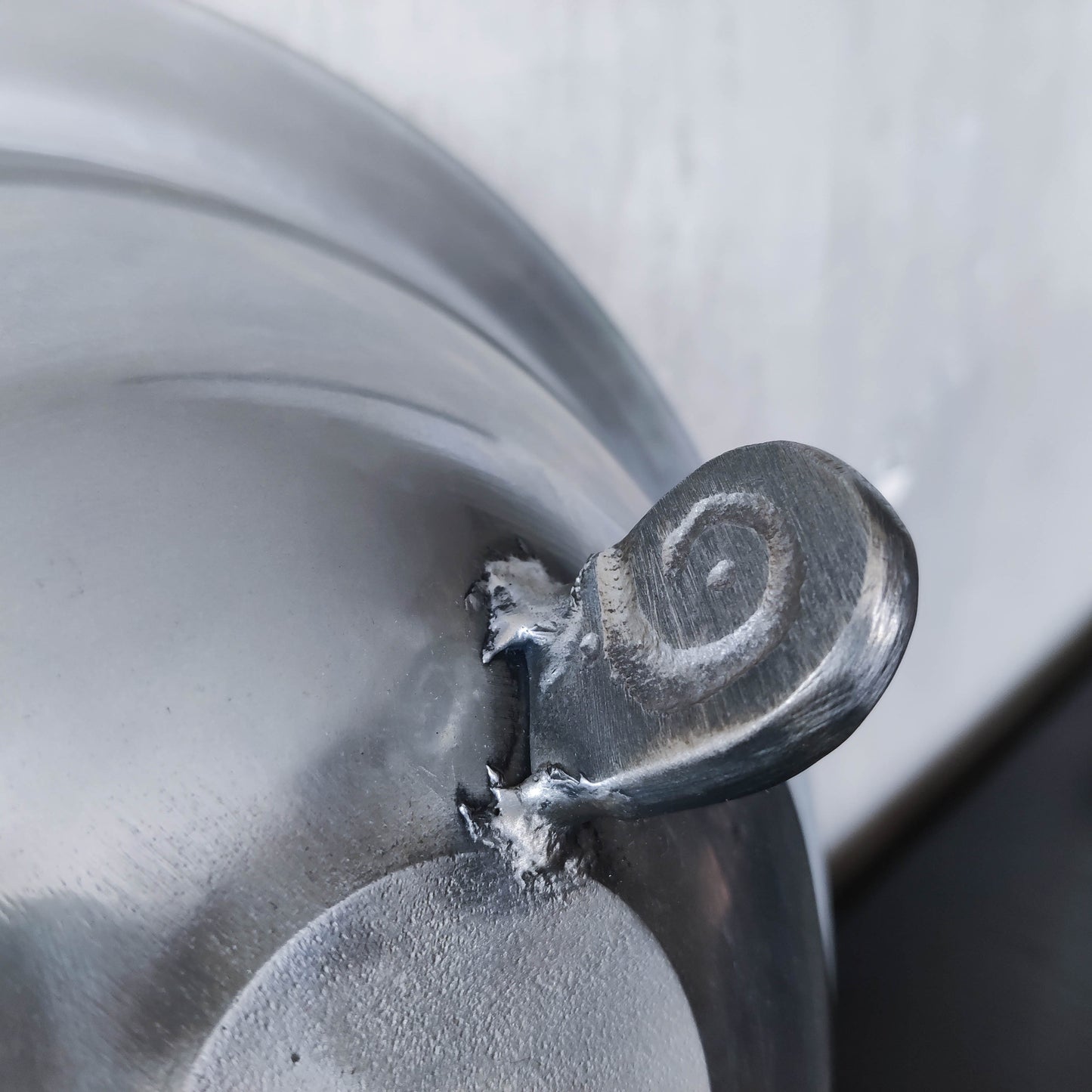 Vintage cast aluminium silver fruit bowl centerpiece with spiral feet footed