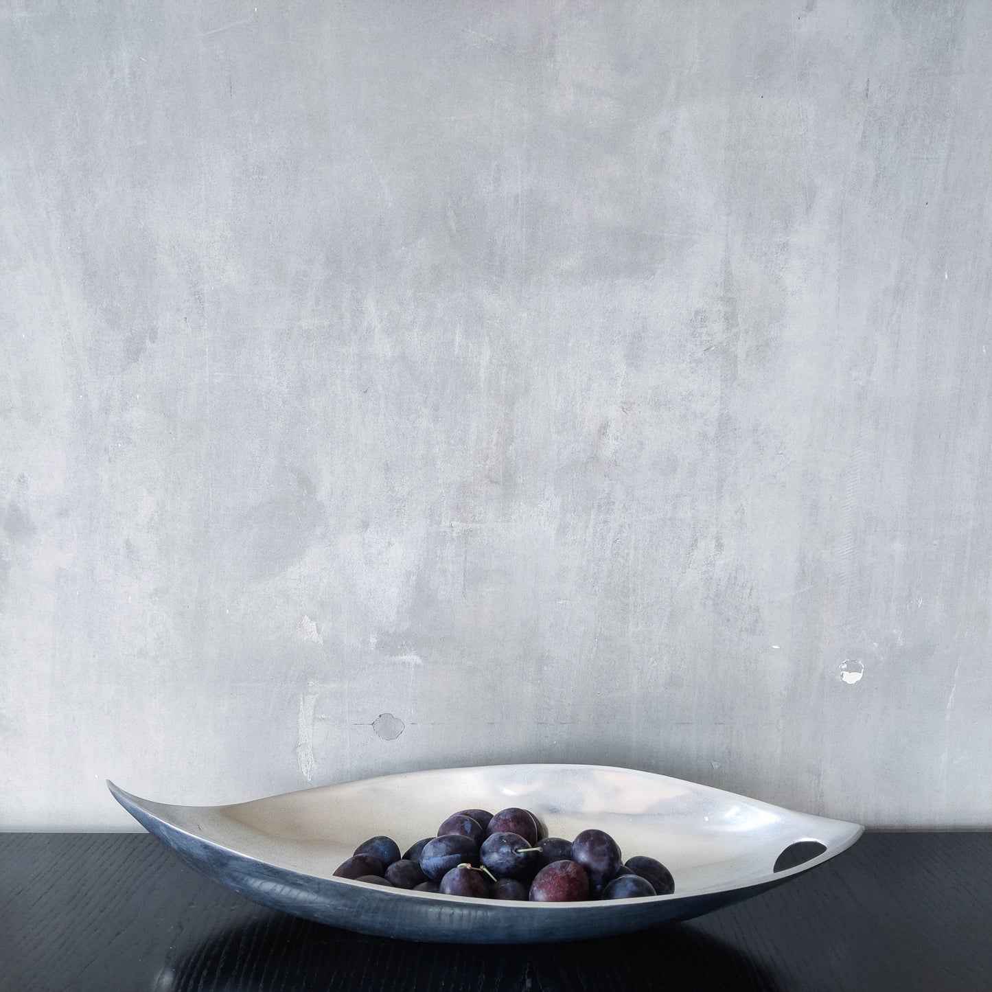 Cast aluminium vintage sculptural silver fruit bowl centerpiece wavy edged with handles
