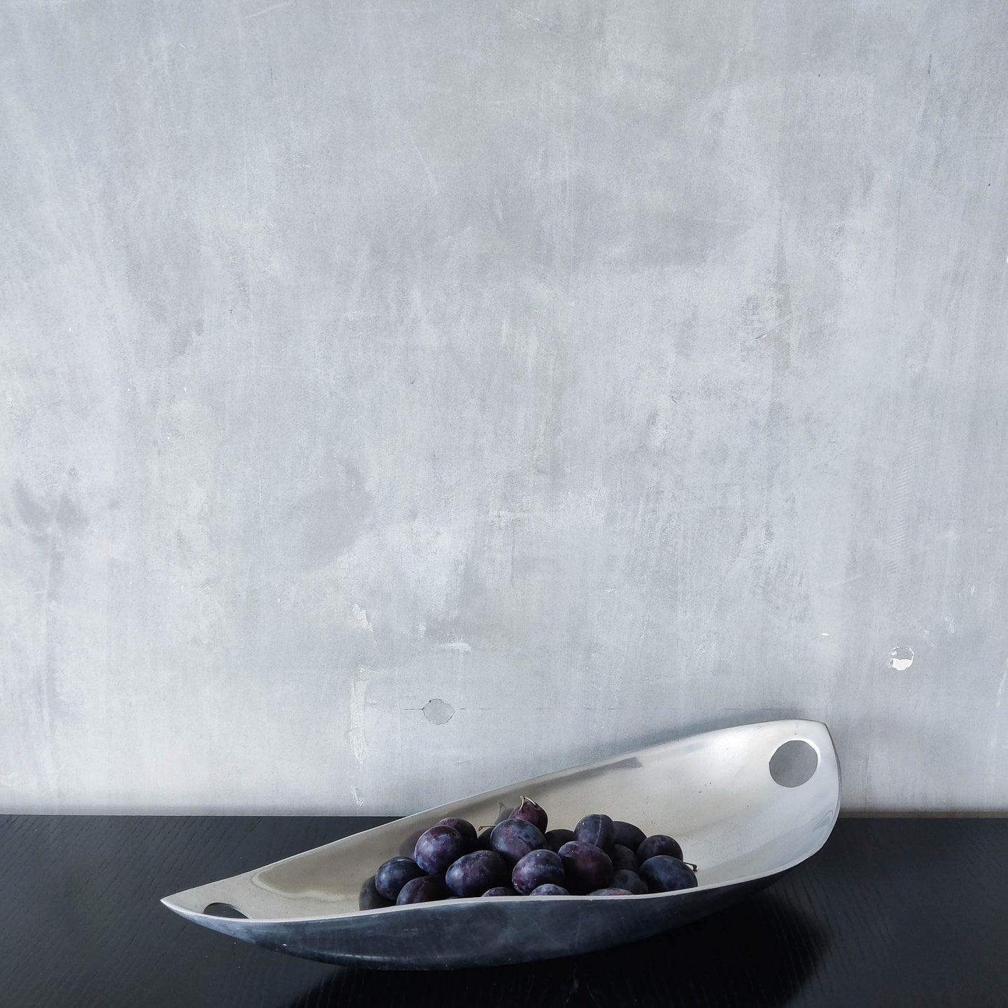 Cast aluminium vintage sculptural silver fruit bowl centerpiece wavy edged with handles