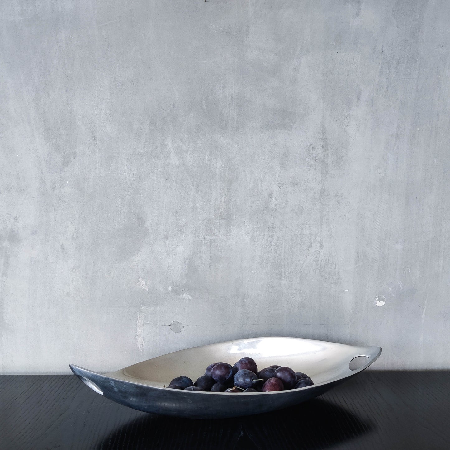 Cast aluminium vintage sculptural silver fruit bowl centerpiece wavy edged with handles