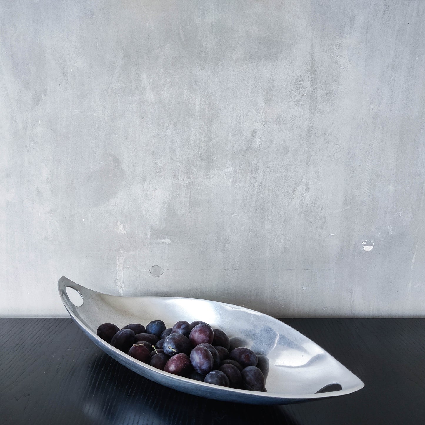 Cast aluminium vintage sculptural silver fruit bowl centerpiece wavy edged with handles