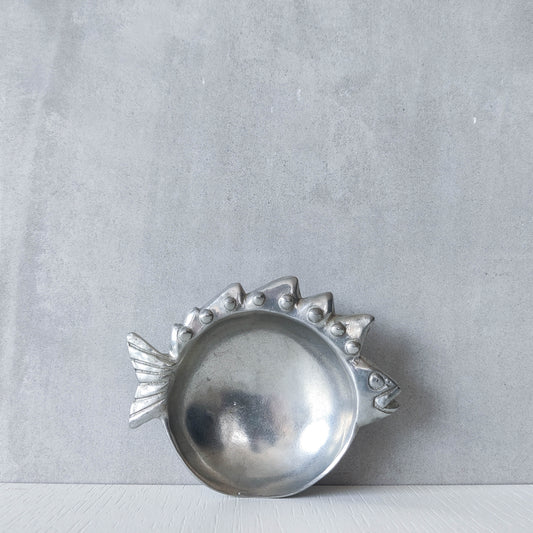 Vintage 1990s cast aluminium silver fish shaped vide poche dish catchall footed