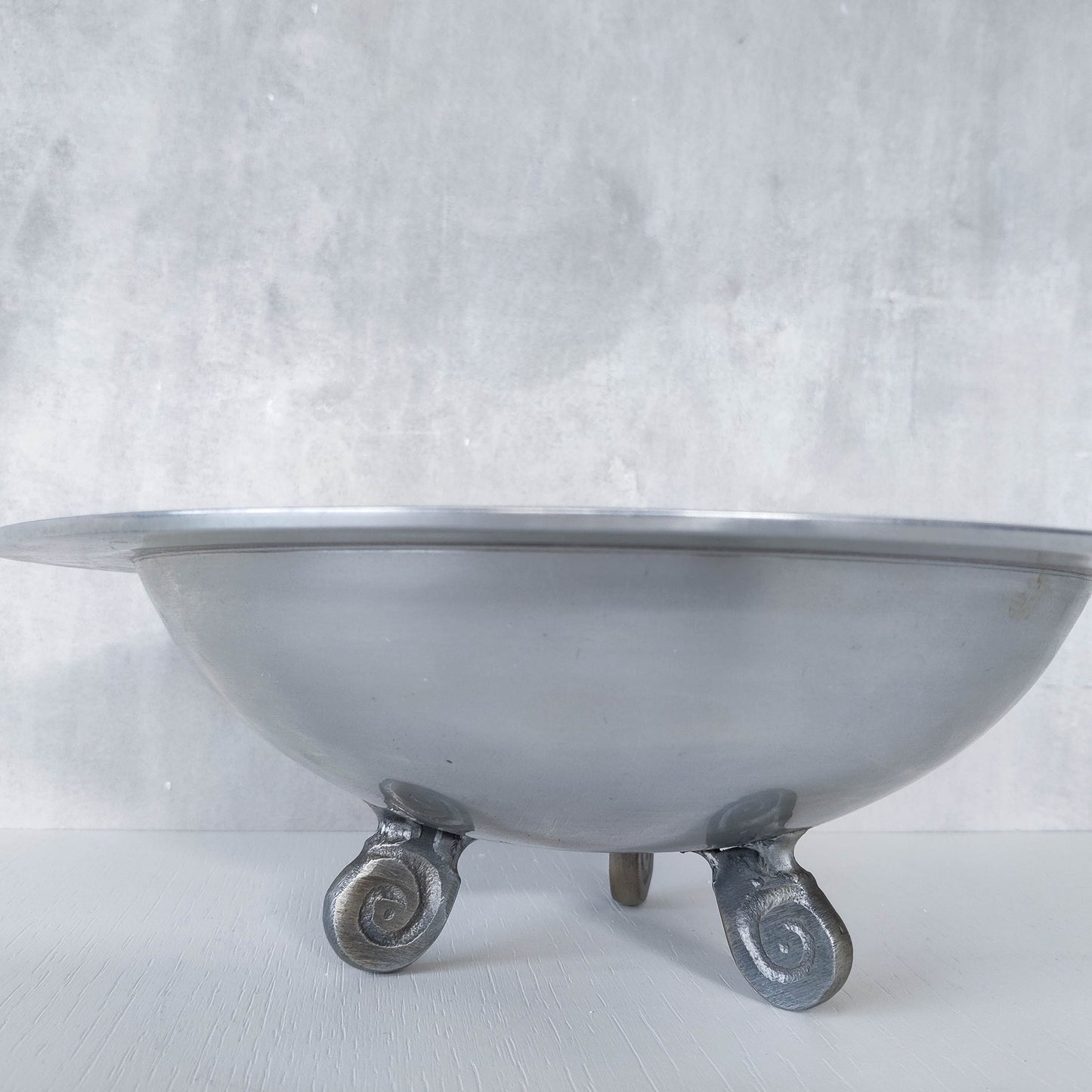 Vintage cast aluminium silver fruit bowl centerpiece with spiral feet footed