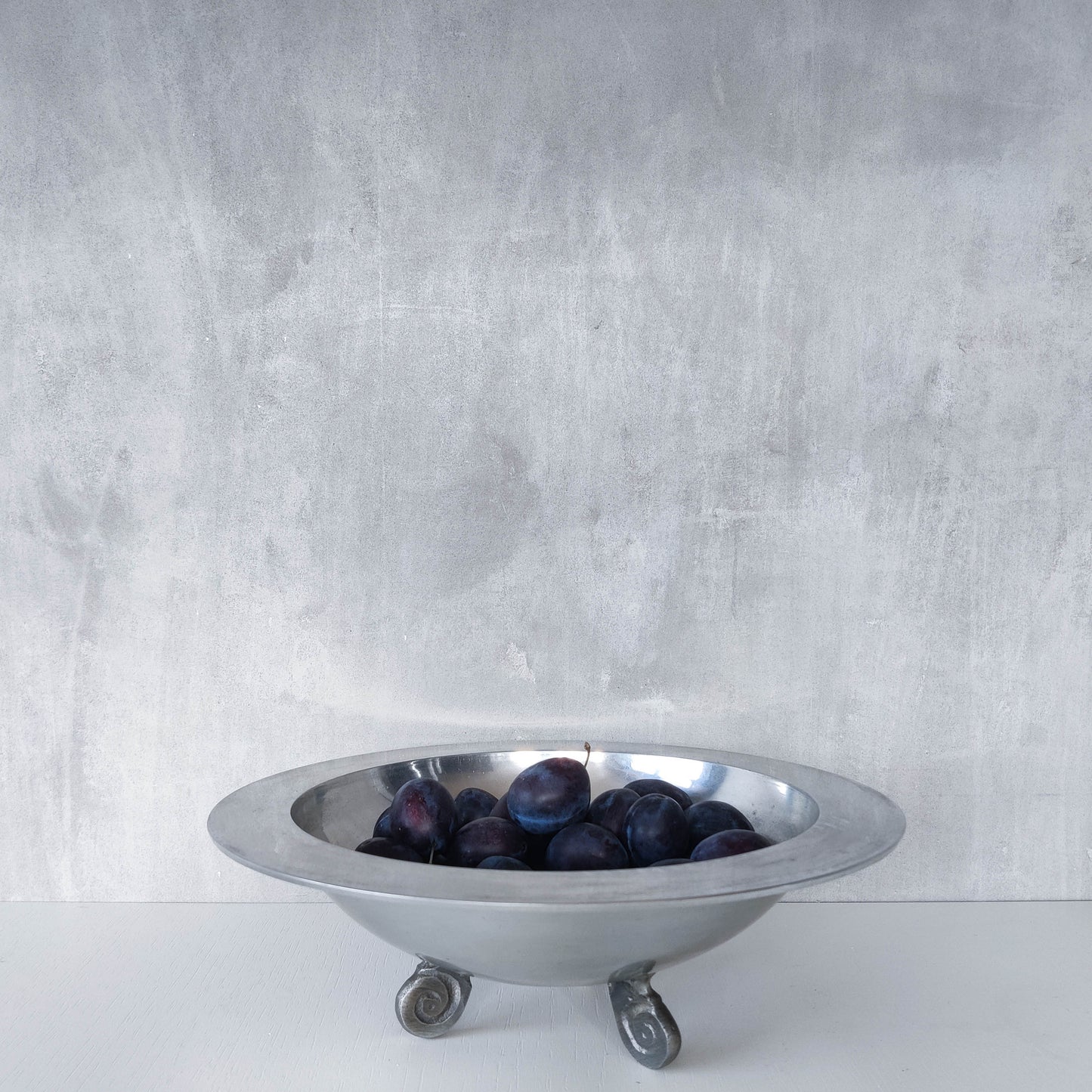 Vintage cast aluminium silver fruit bowl centerpiece with spiral feet footed