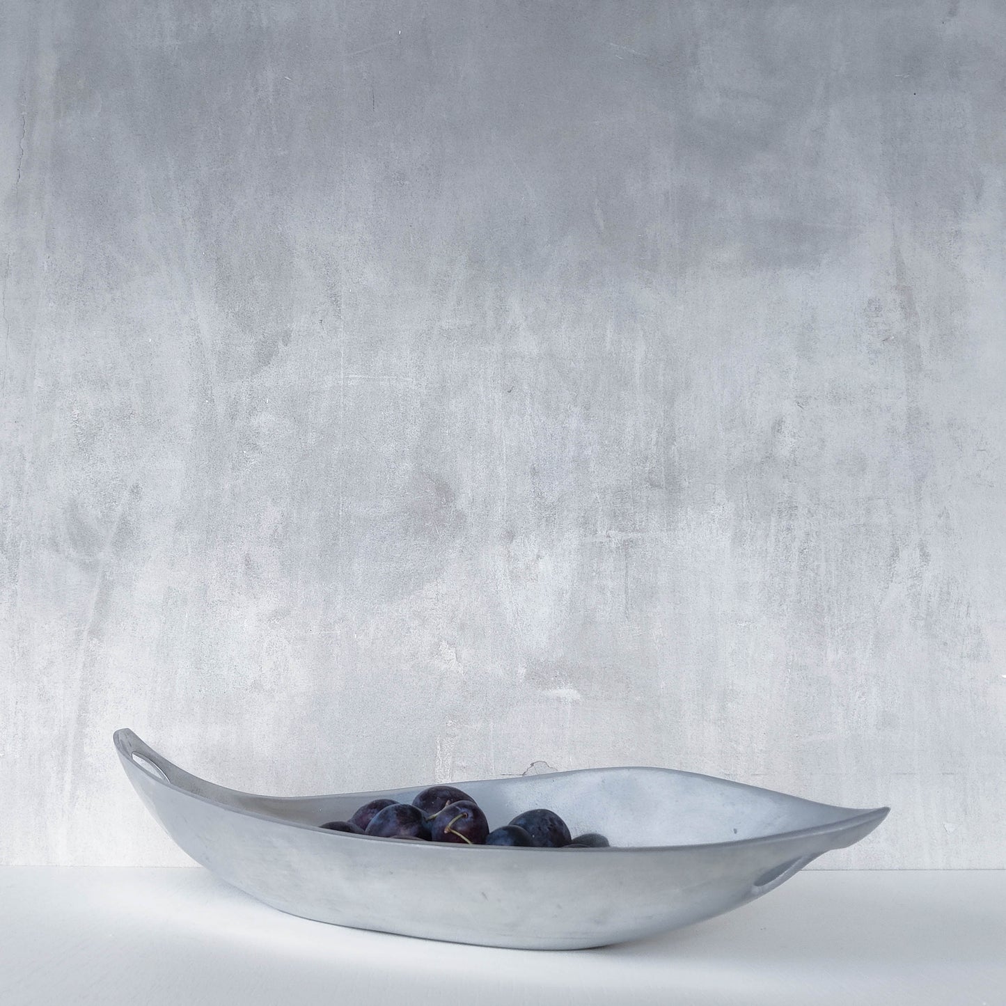 Cast aluminium vintage sculptural silver fruit bowl centerpiece wavy edged with handles