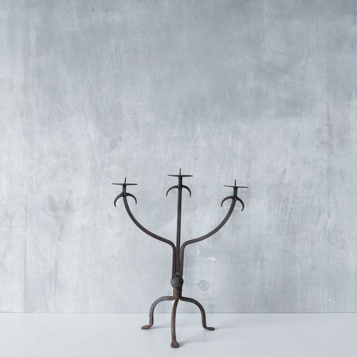 Vintage primitive style wrought iron welded 3 arm candelabra