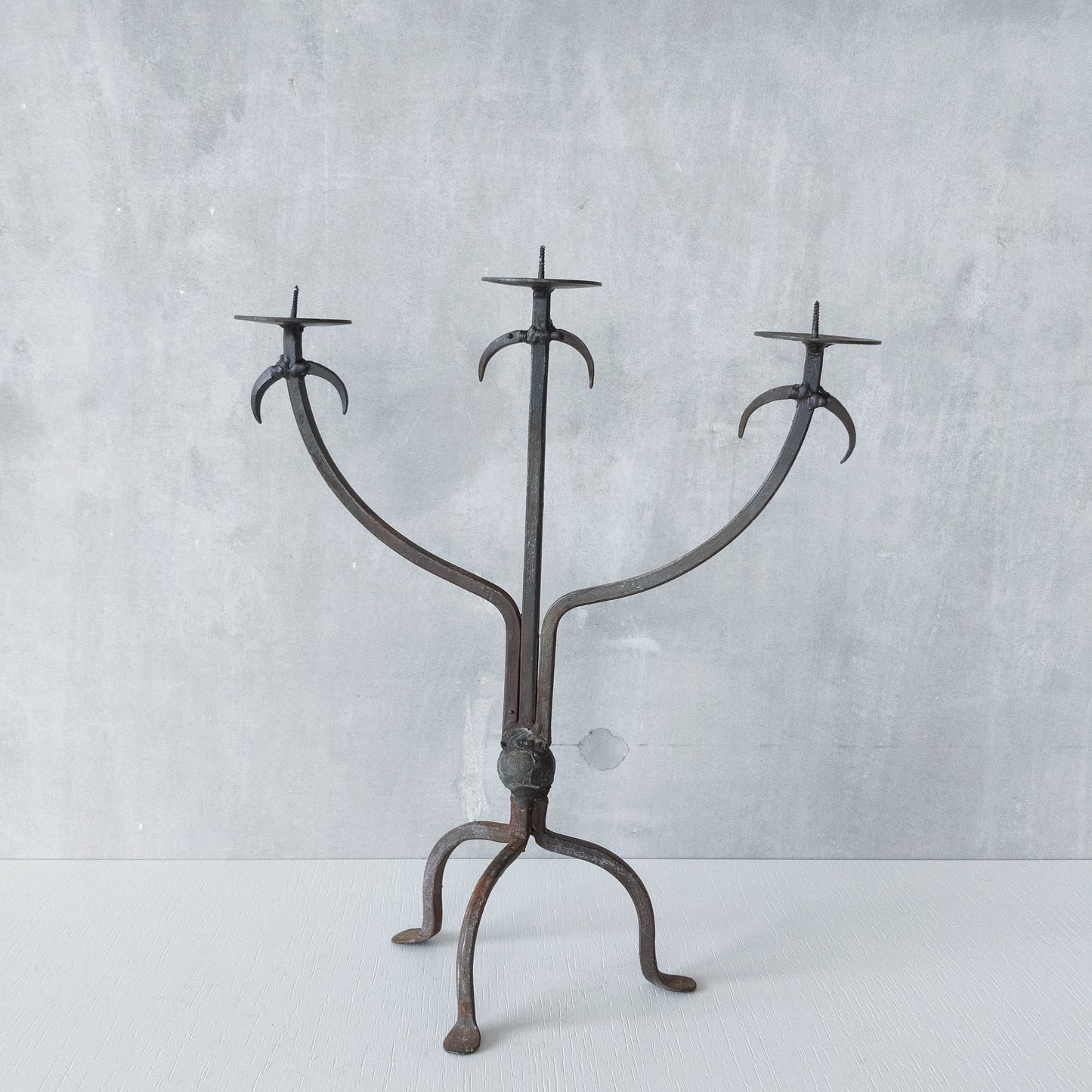 Vintage primitive style wrought iron welded 3 arm candelabra