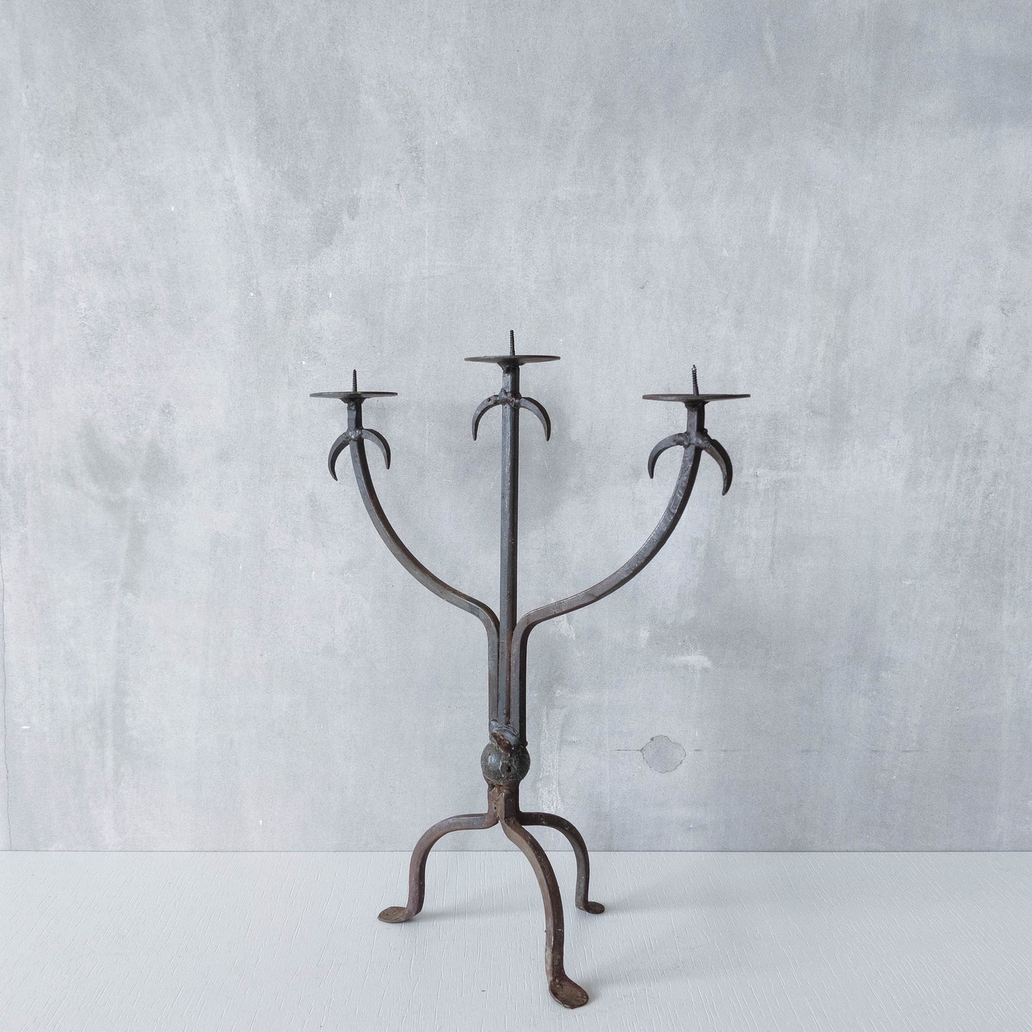 Vintage primitive style wrought iron welded 3 arm candelabra