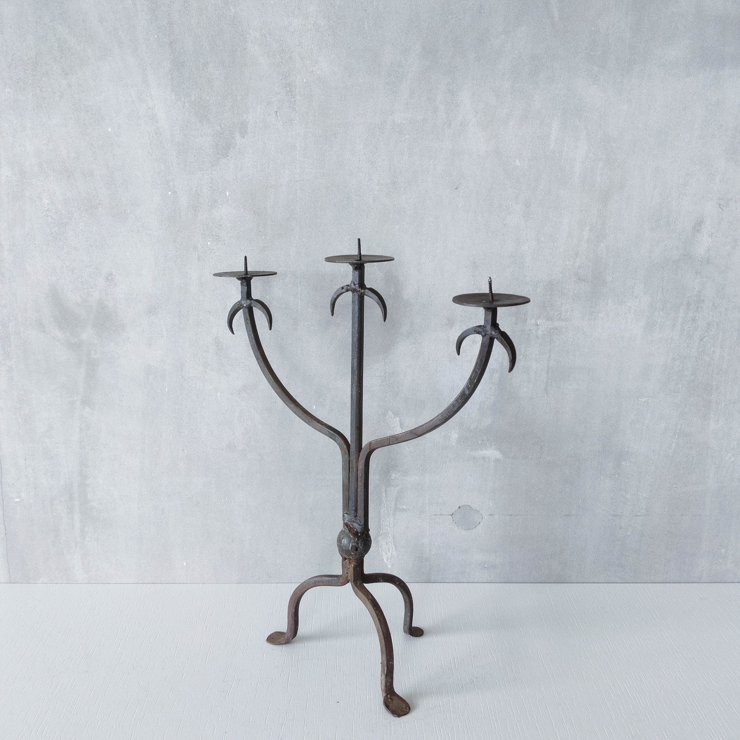 Vintage primitive style wrought iron welded 3 arm candelabra