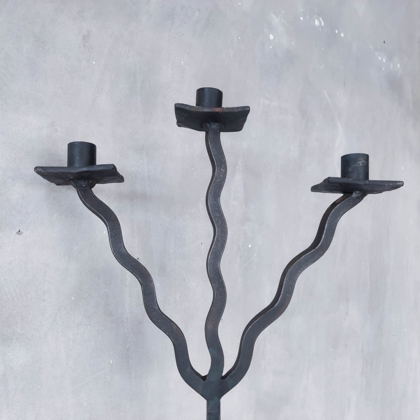 Vintage 1980s large artisan wrought iron metal wavy twisted sculptural candelabra