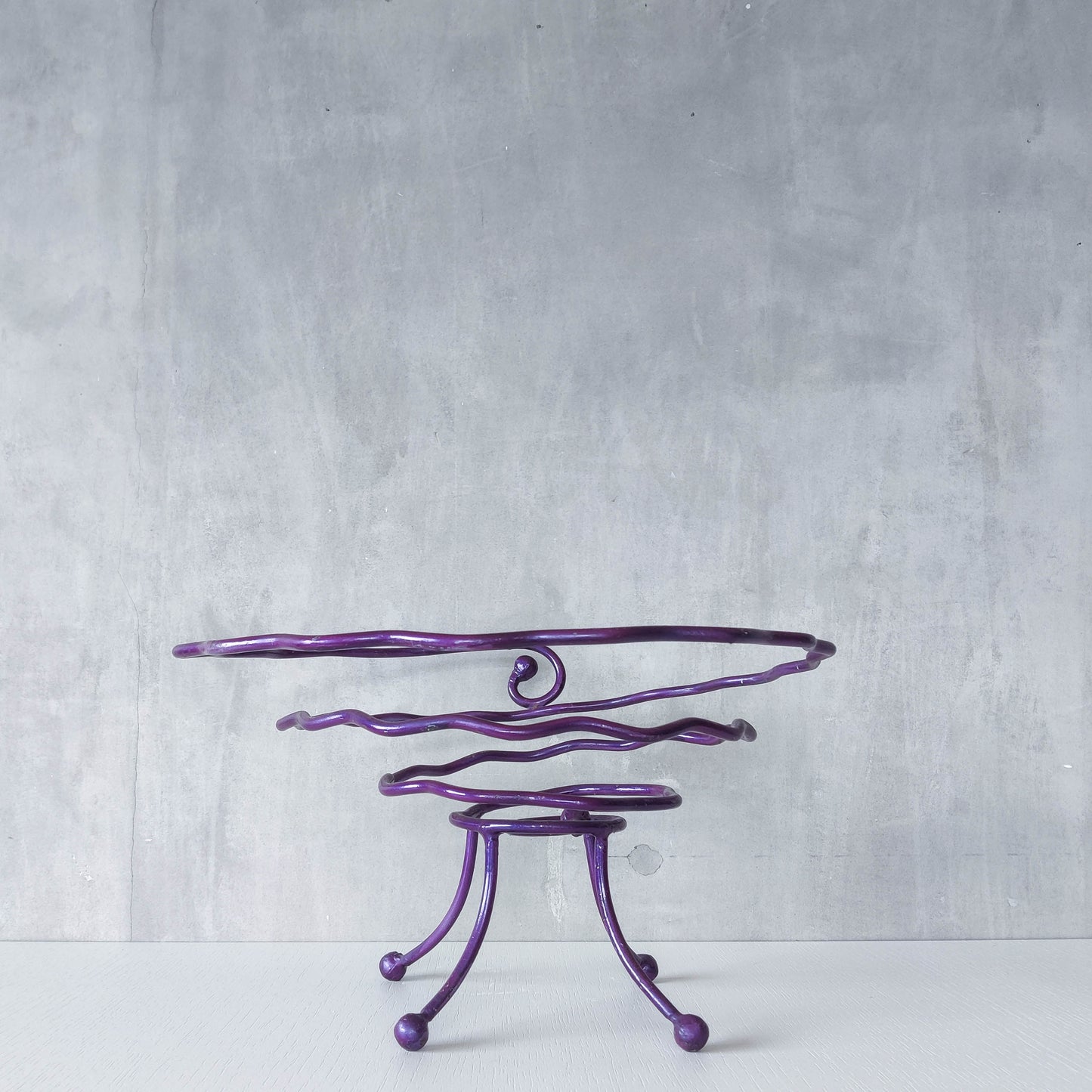 Vintage 90s artist made sculptural metal wavy spiral footed centerpiece bowl