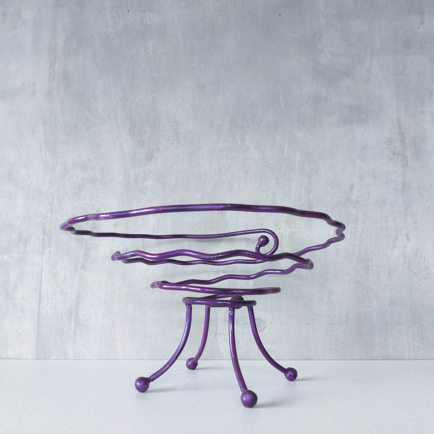 Vintage 90s artist made sculptural metal wavy spiral footed centerpiece bowl