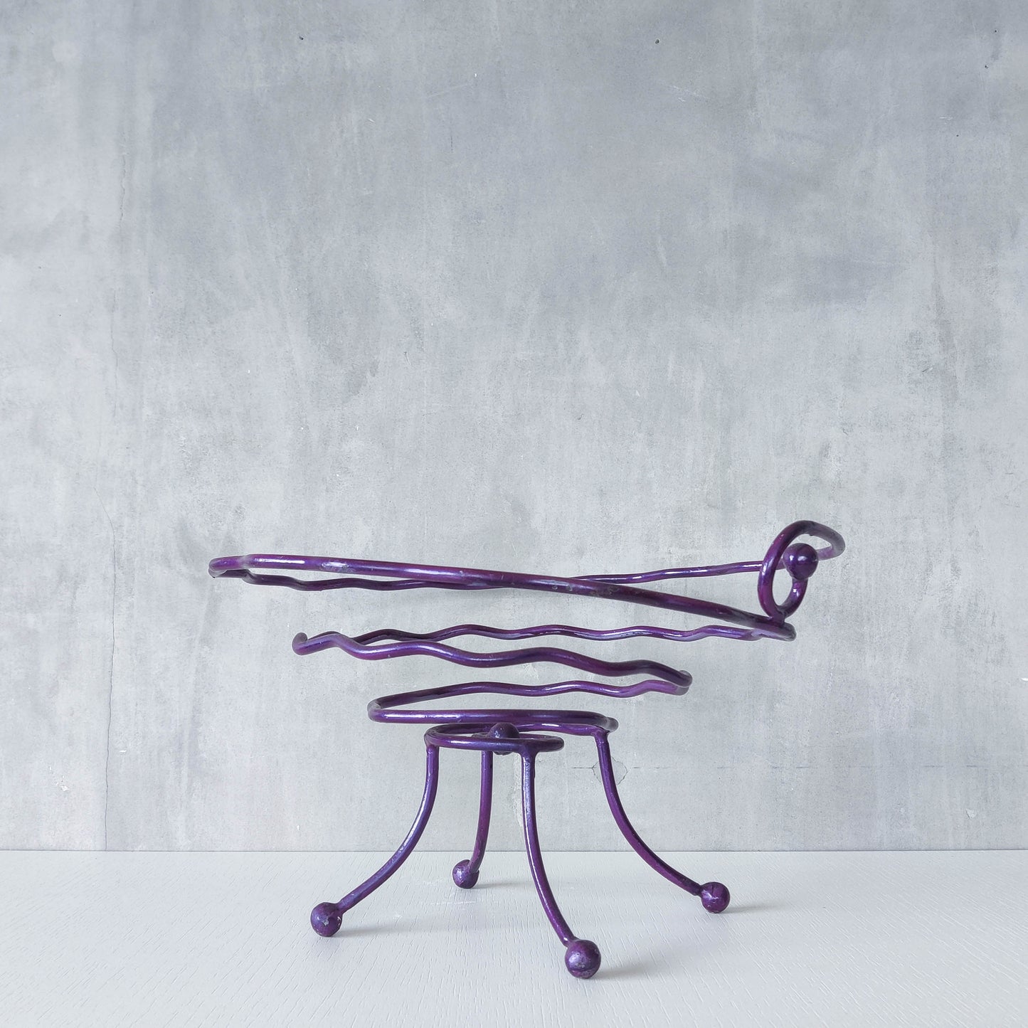 Vintage 90s artist made sculptural metal wavy spiral footed centerpiece bowl