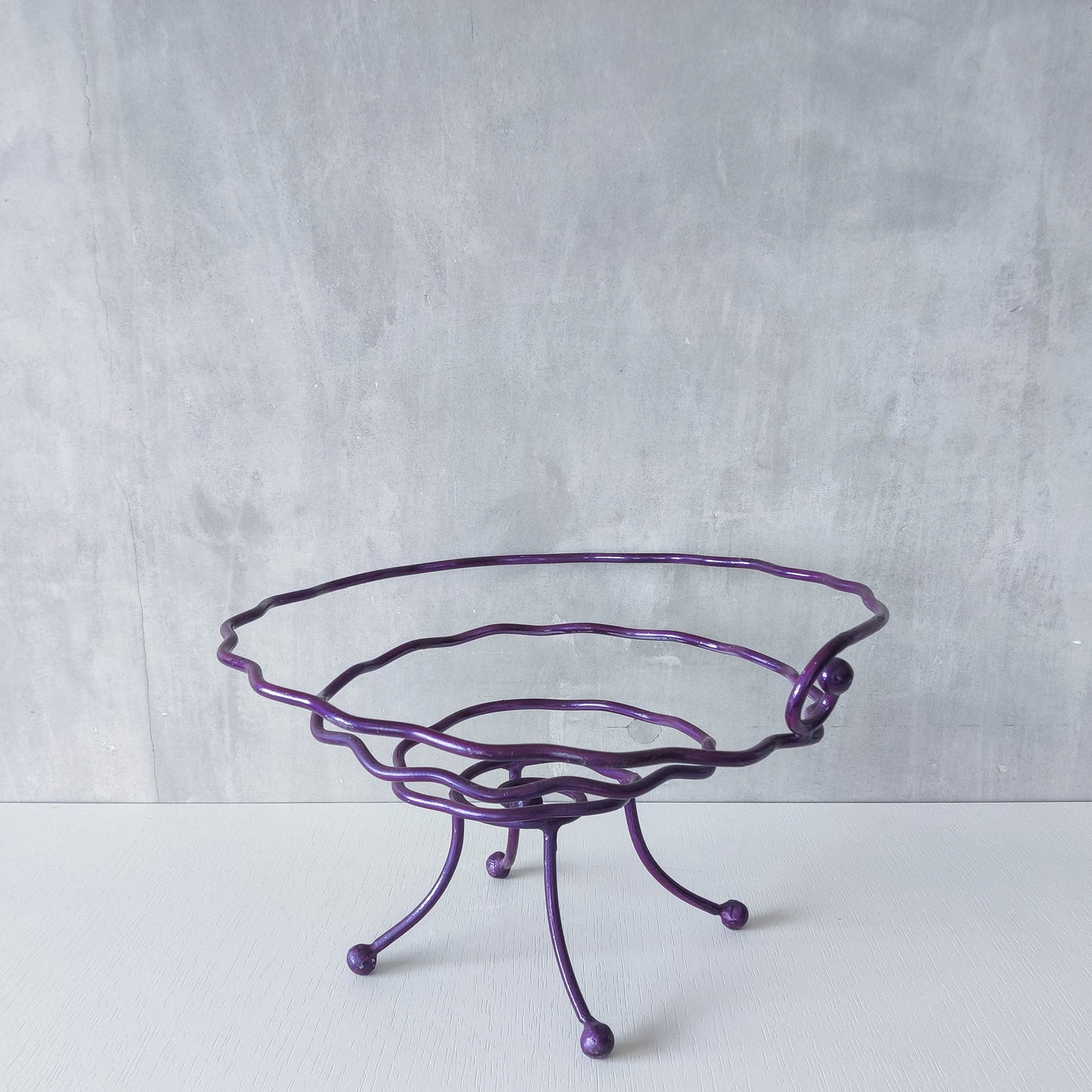 Vintage 90s artist made sculptural metal wavy spiral footed centerpiece bowl