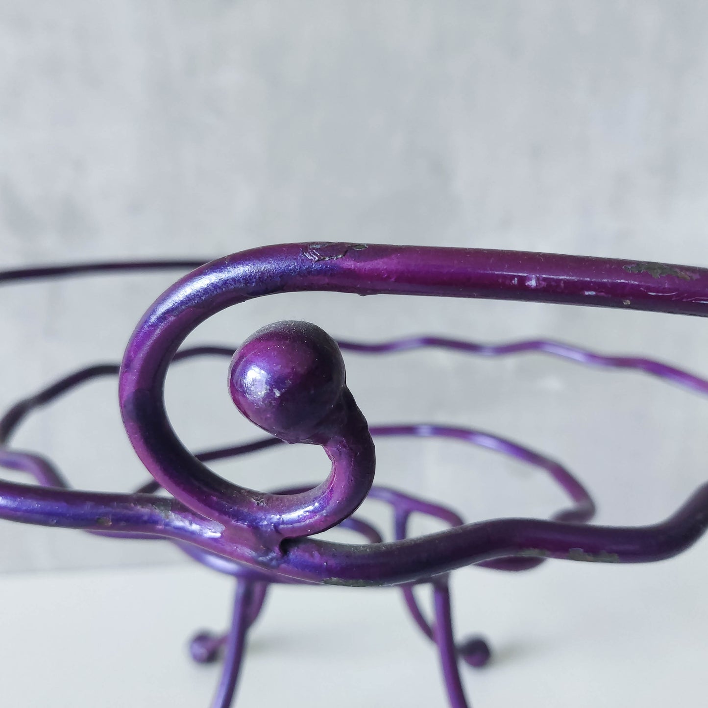 Vintage 90s artist made sculptural metal wavy spiral footed centerpiece bowl